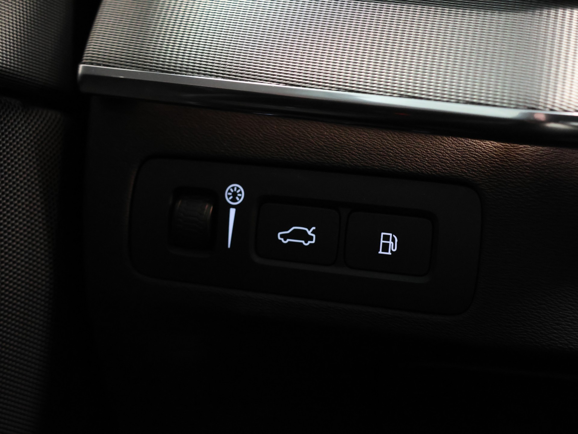 VOLVO XC90 T8 eAWD R-Design Geartronic-image-19