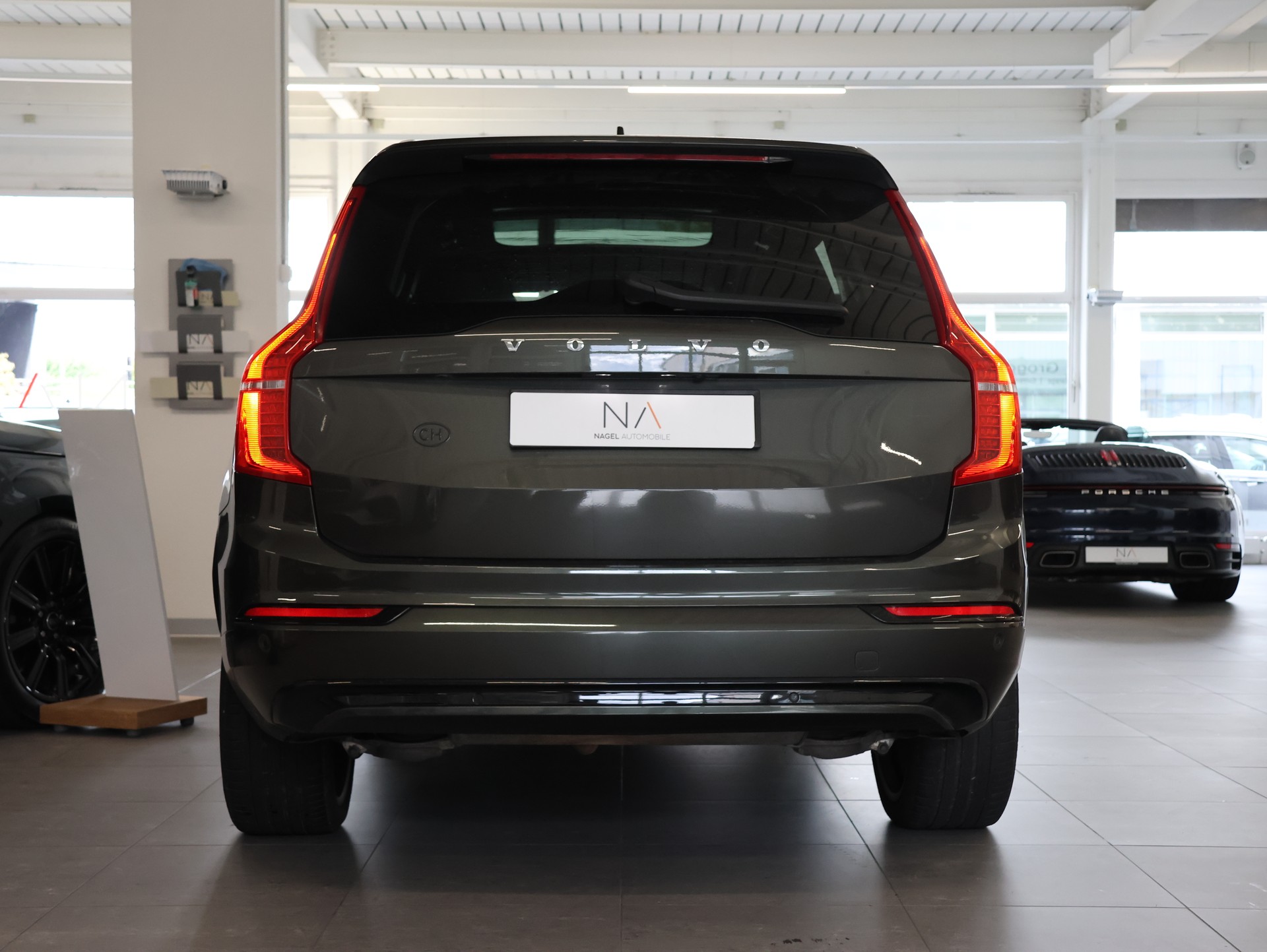 VOLVO XC90 T8 eAWD R-Design Geartronic-image-6