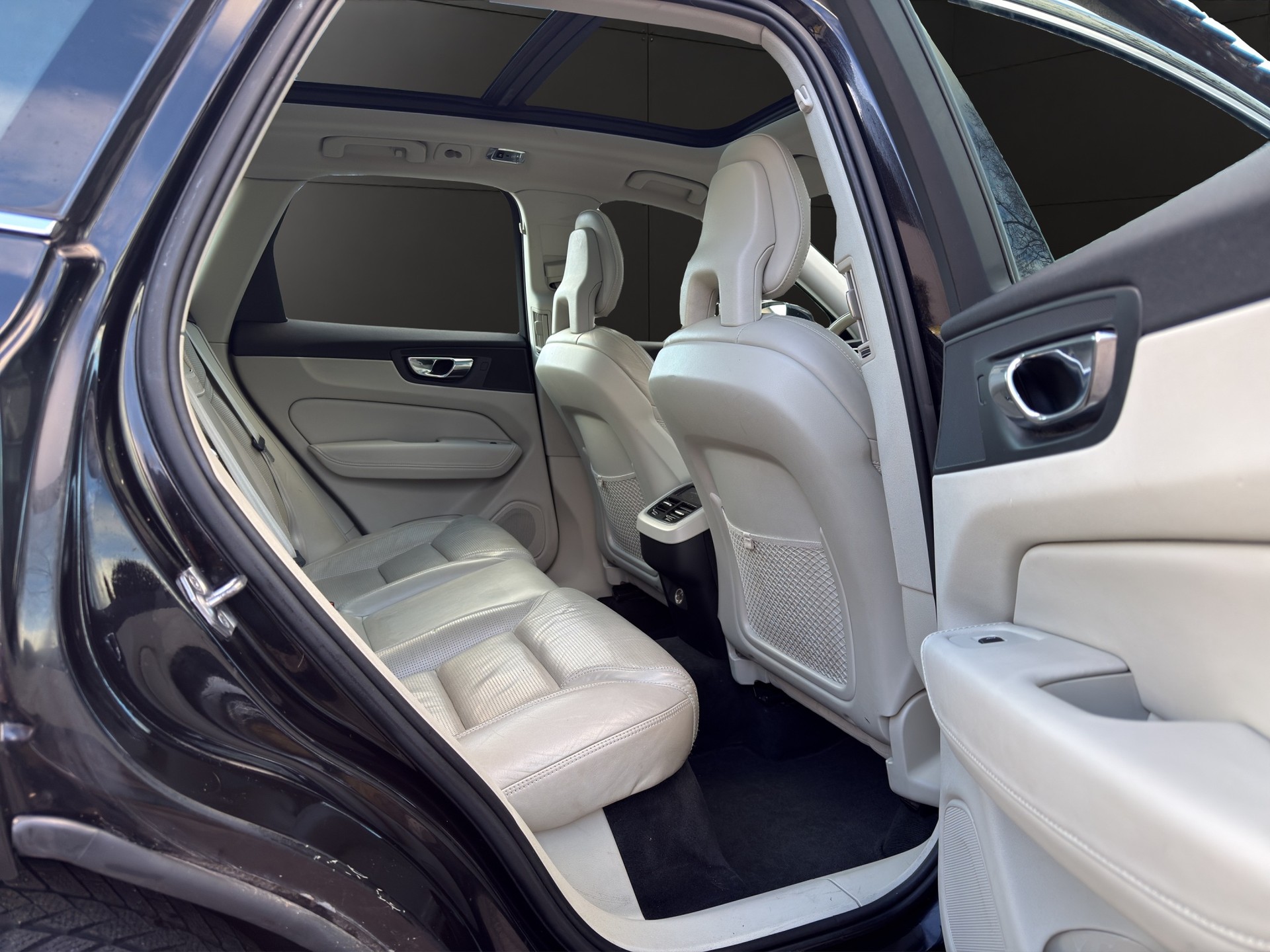 VOLVO XC60 T6 AWD Inscription Geartronic-image-14