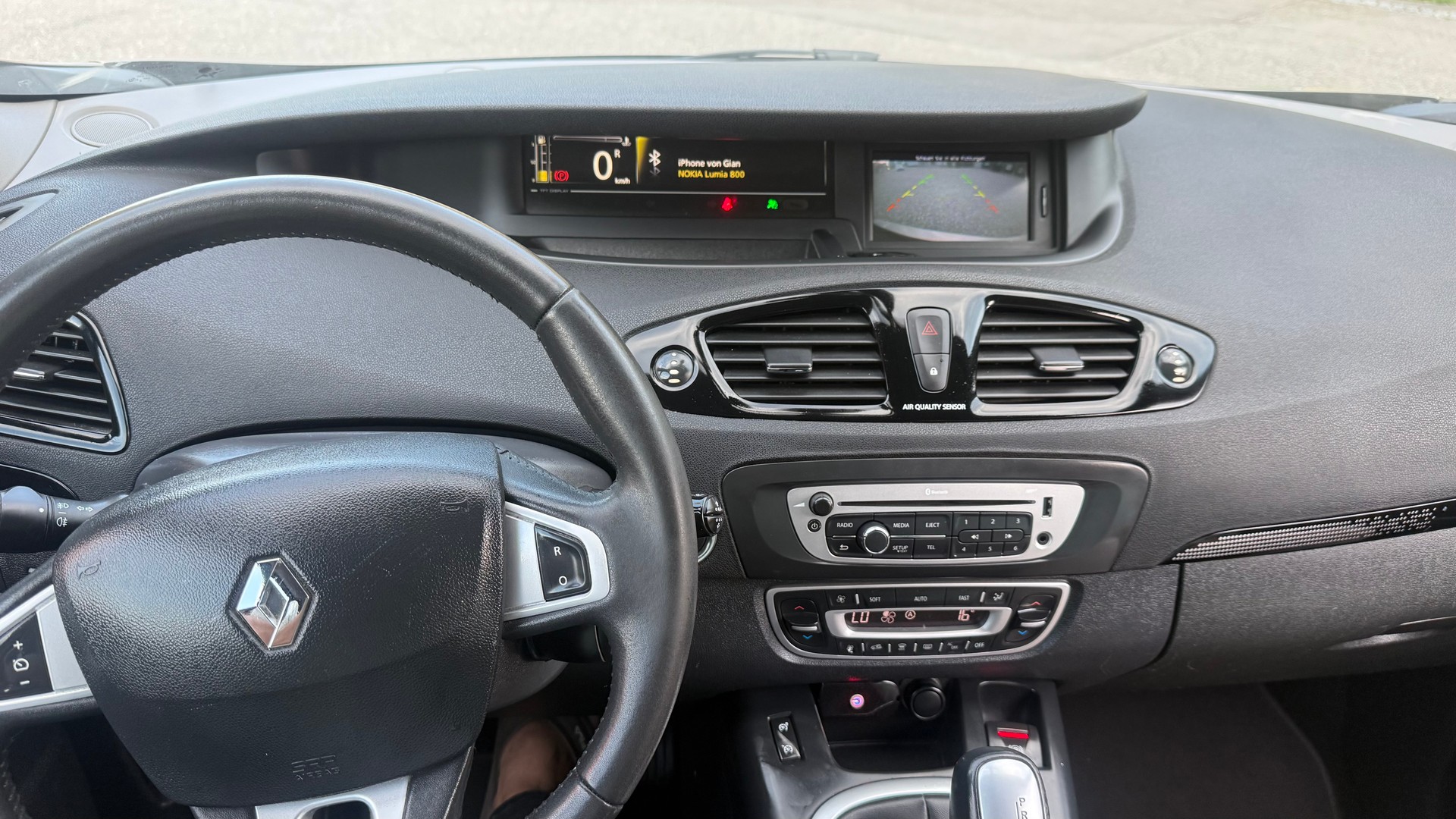 RENAULT Grand Scénic 2.0 16V Dynamique X-Tronic CVT-image-10