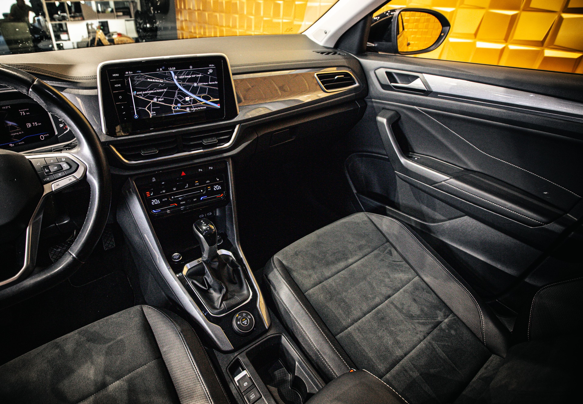 VW T-Roc 2.0 TSI Style DSG 4Motion-image-14