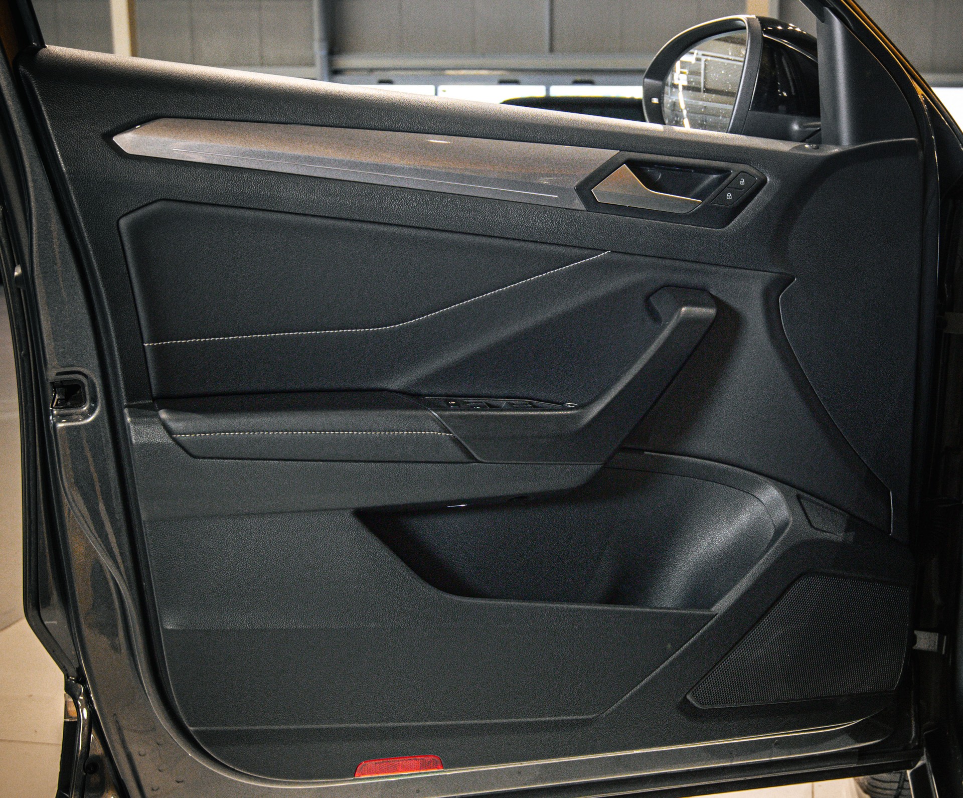 VW T-Roc 2.0 TSI Style DSG 4Motion-image-21