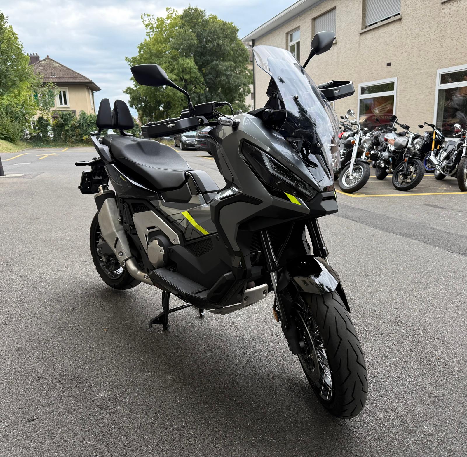HONDA X-ADV 750-showroom-element-1