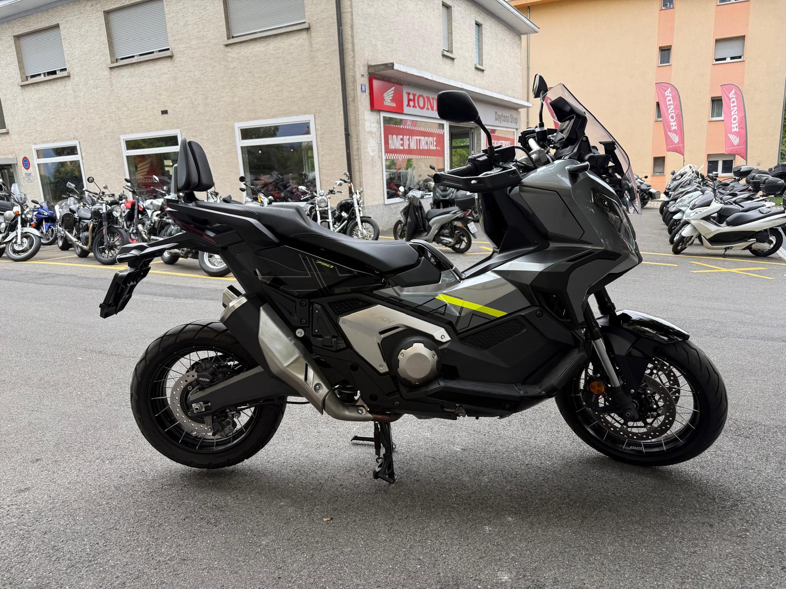 HONDA X-ADV 750-showroom-element-3