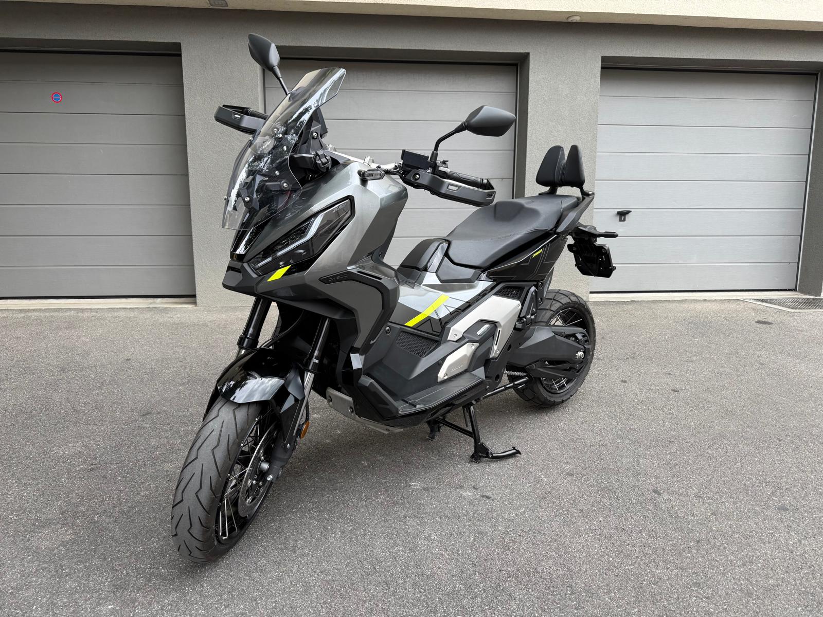 HONDA X-ADV 750