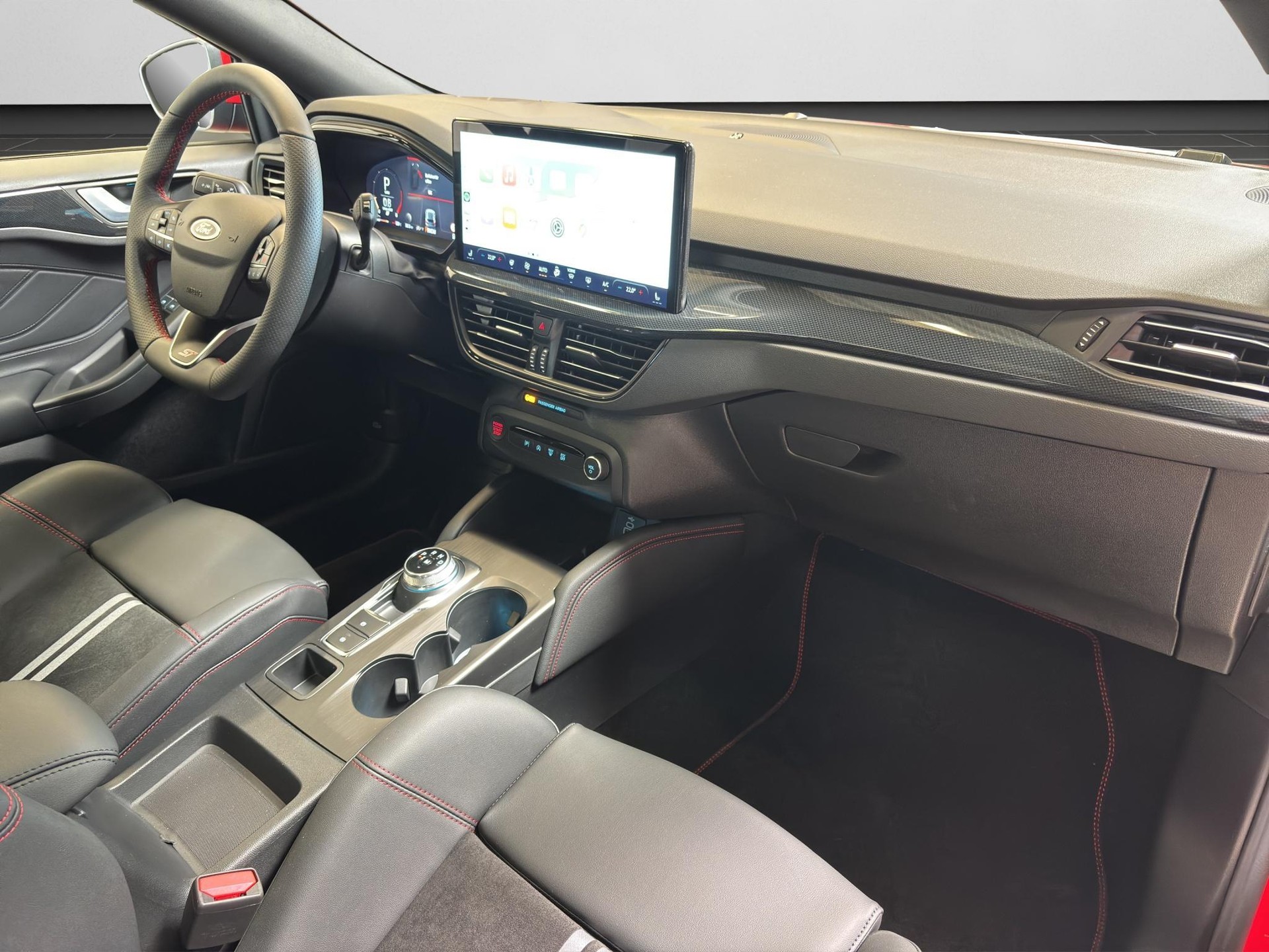 FORD Focus Station Wagon 2.3 EcoB ST X-image-10