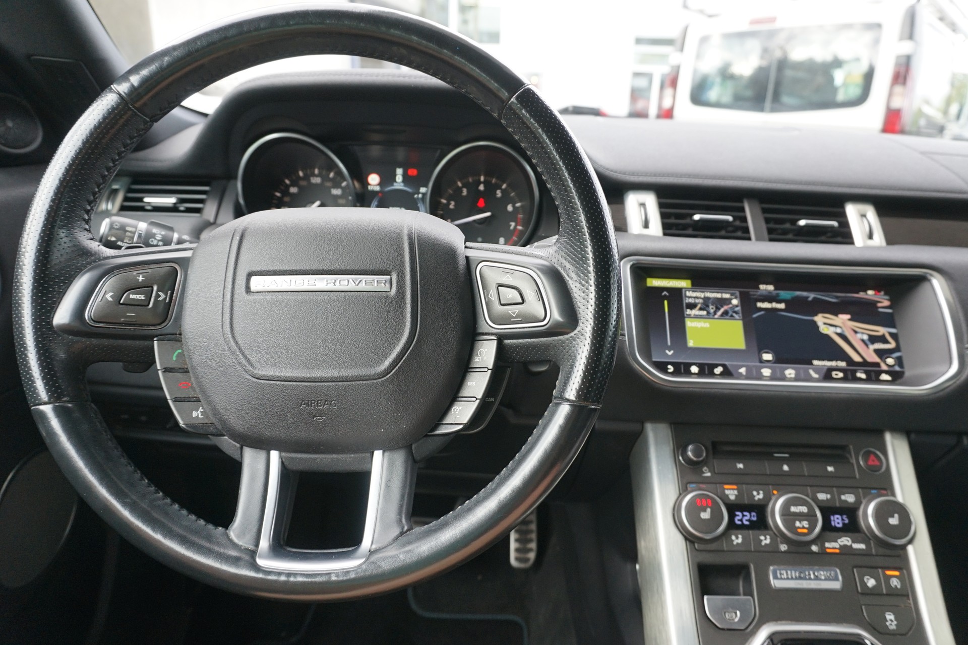 LAND ROVER Evoque 2.0Si4 HSE Dynamic-image-16