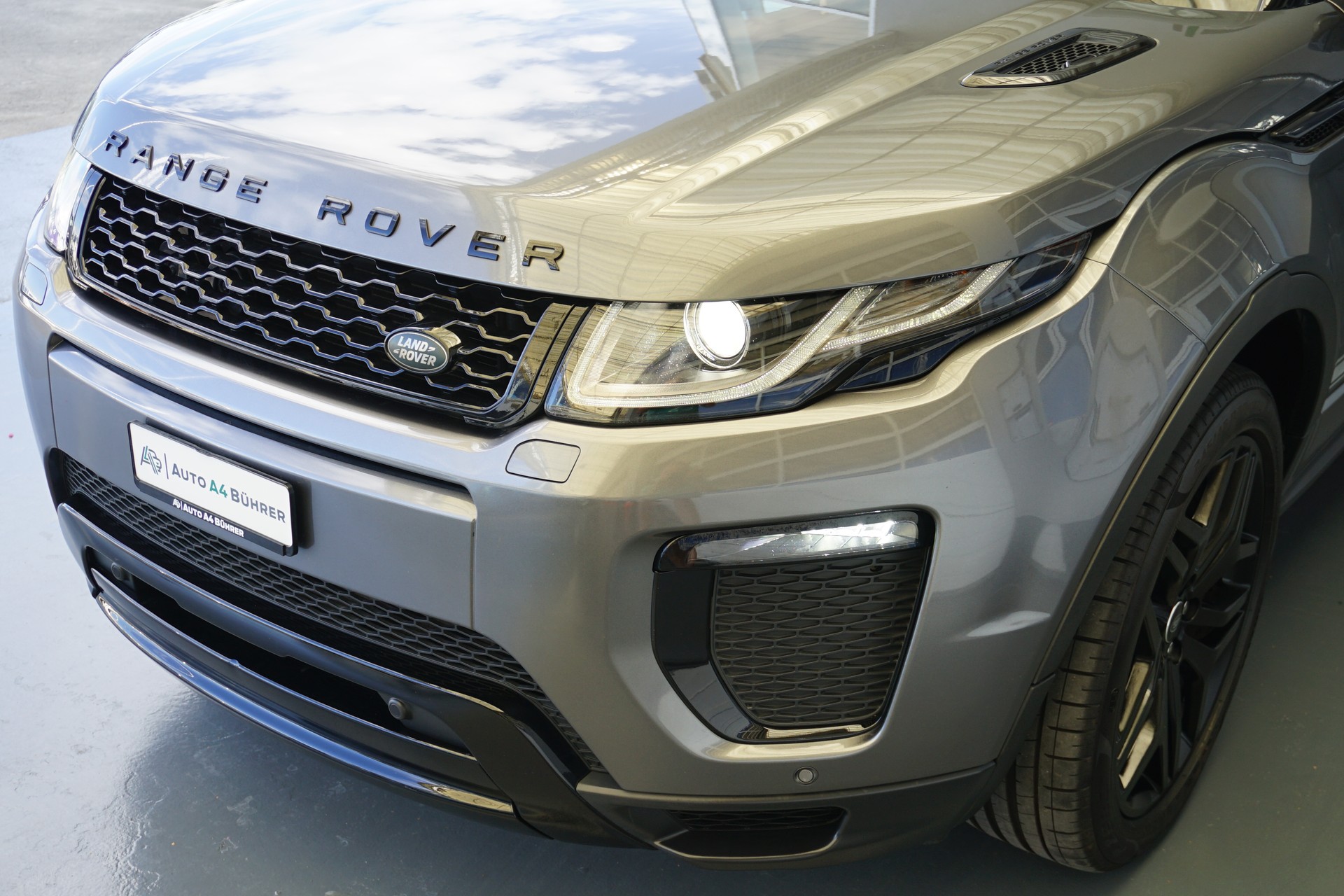LAND ROVER Evoque 2.0Si4 HSE Dynamic-image-8