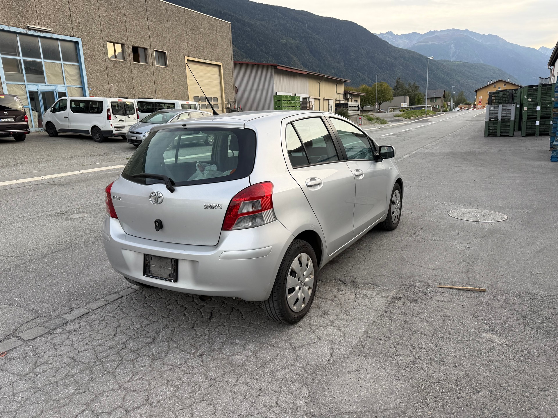 TOYOTA Yaris 1.33 Linea Sol-image-5