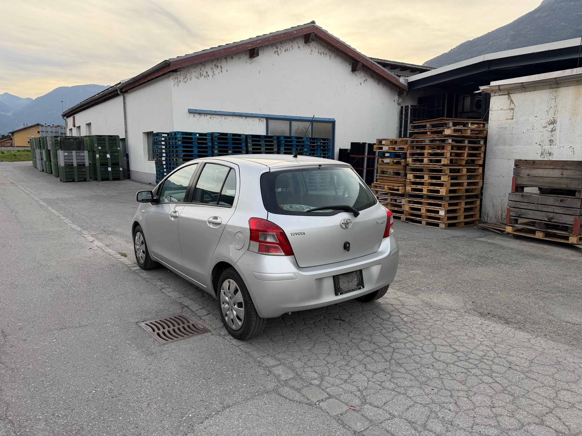TOYOTA Yaris 1.33 Linea Sol-image-6