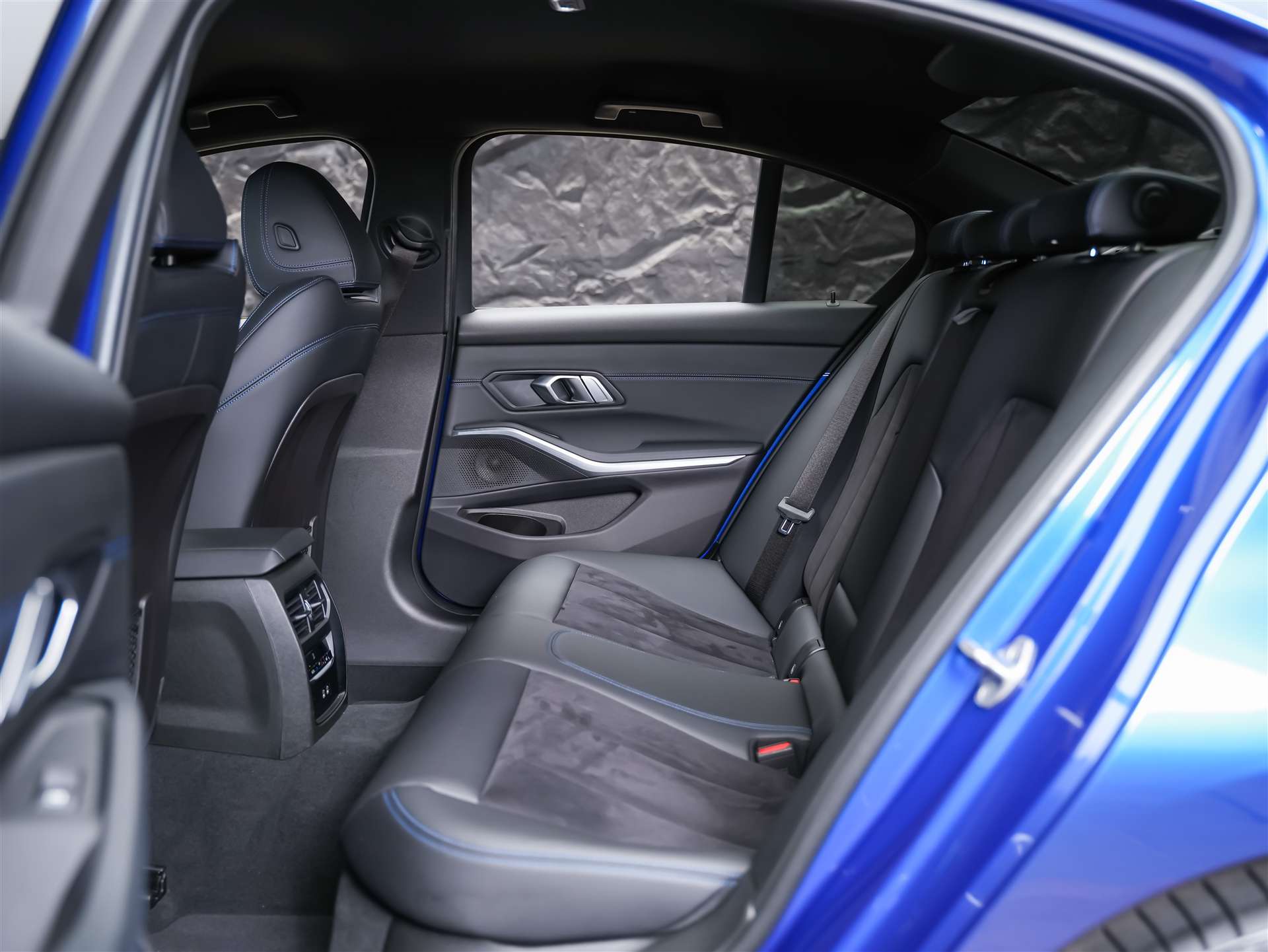 BMW 320i xDrive Steptronic M Sport Pro *Facelift*20" Felgen*Abstandsregler*Head-Up*-image-12