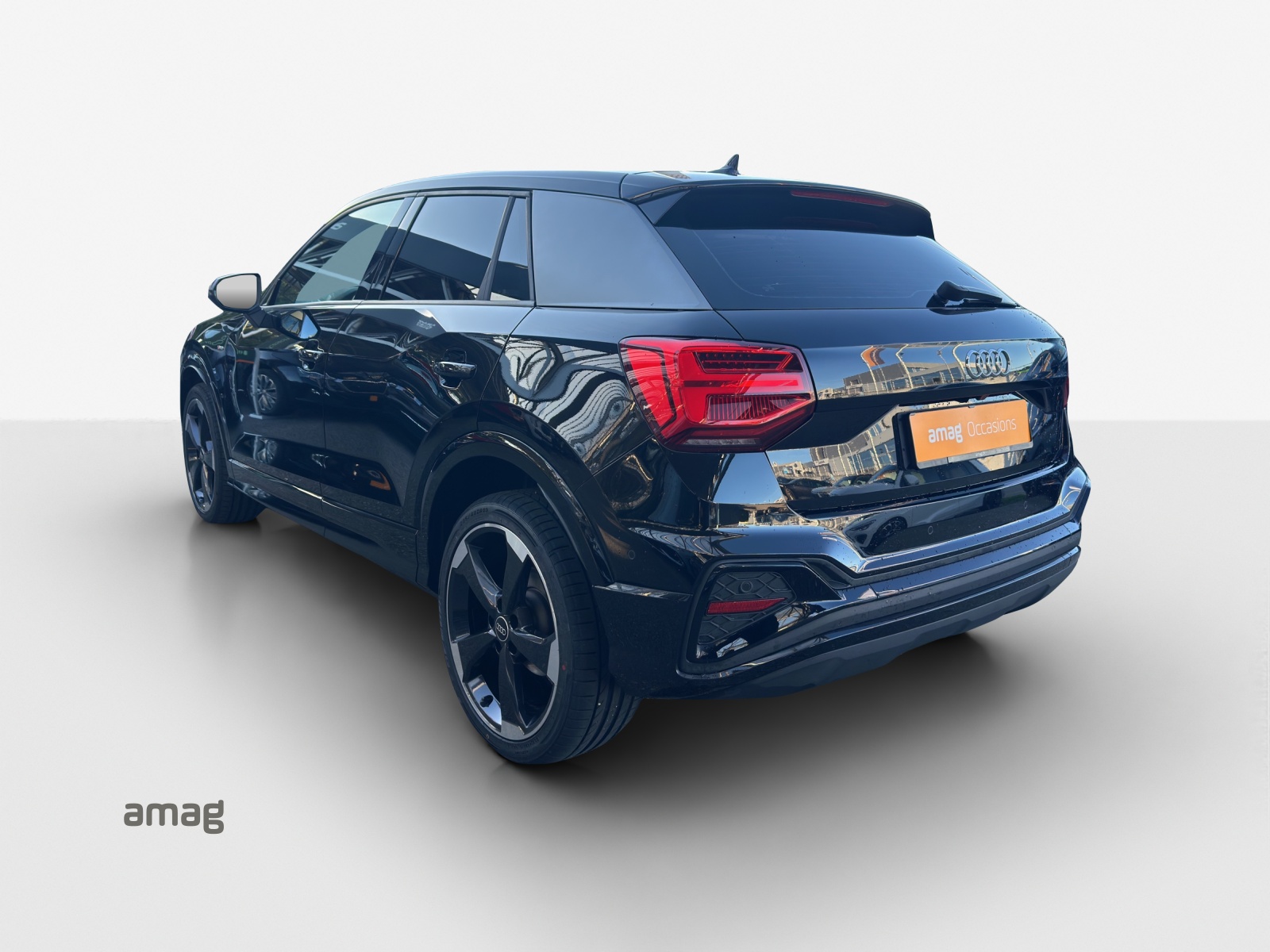 AUDI Q2 40 TFSI S line Attraction quattro S-tronic-image-2