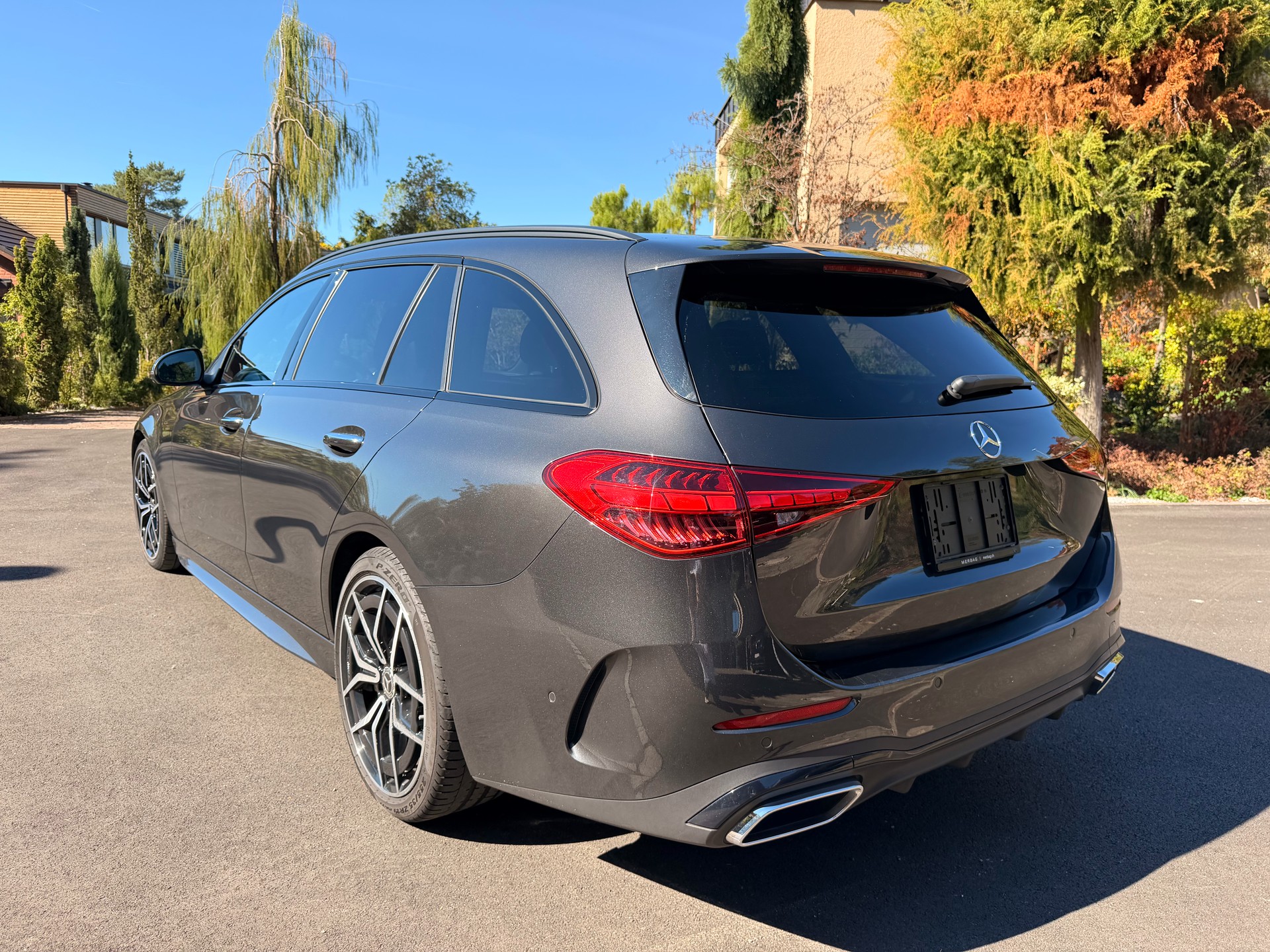MERCEDES-BENZ C 300 d AMG Line-image-3