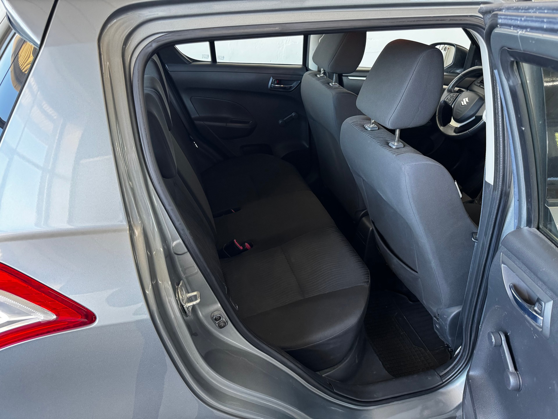 SUZUKI Swift 1.2i 16V GL Top-image-19