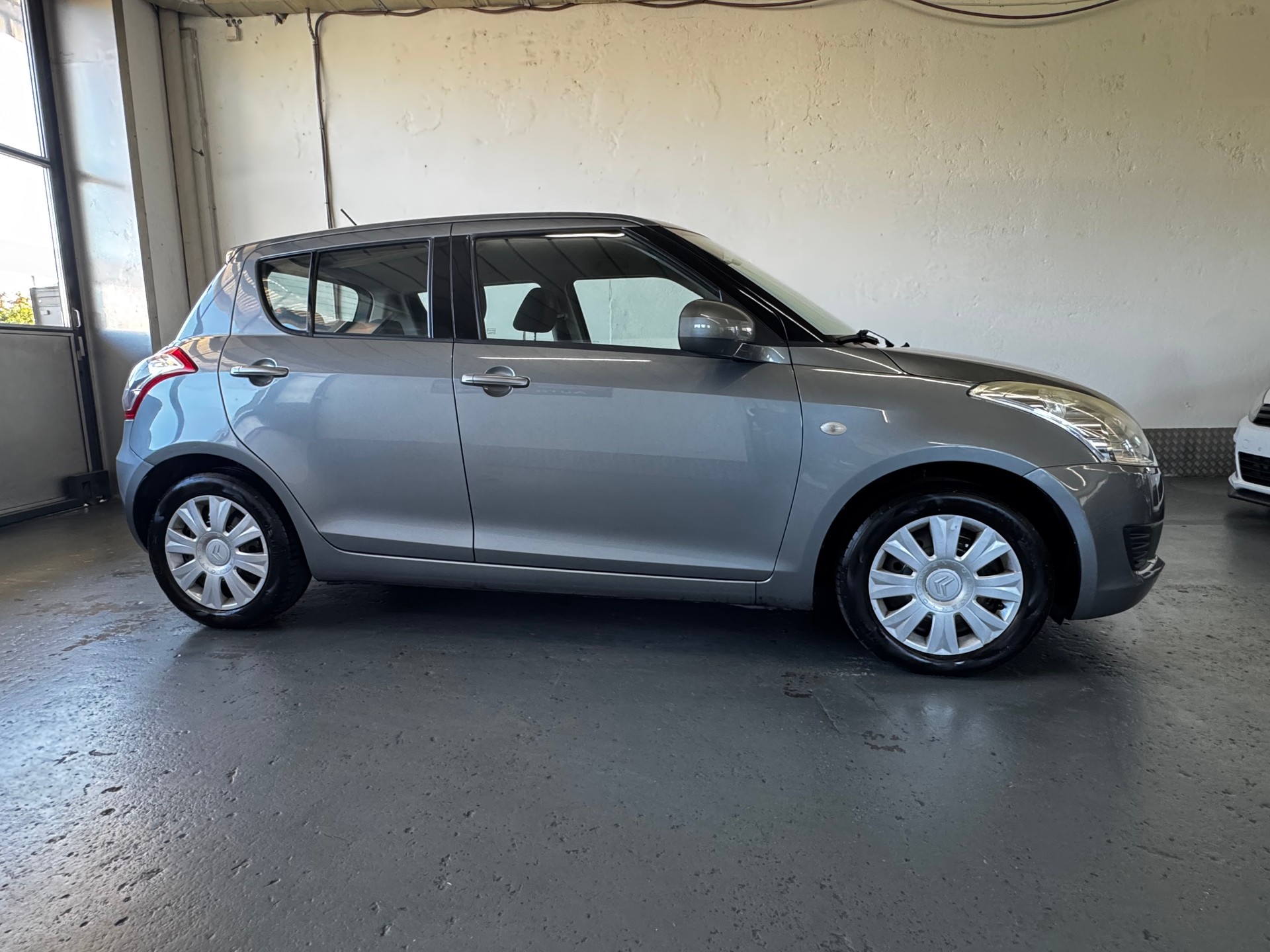 SUZUKI Swift 1.2i 16V GL Top-image-6