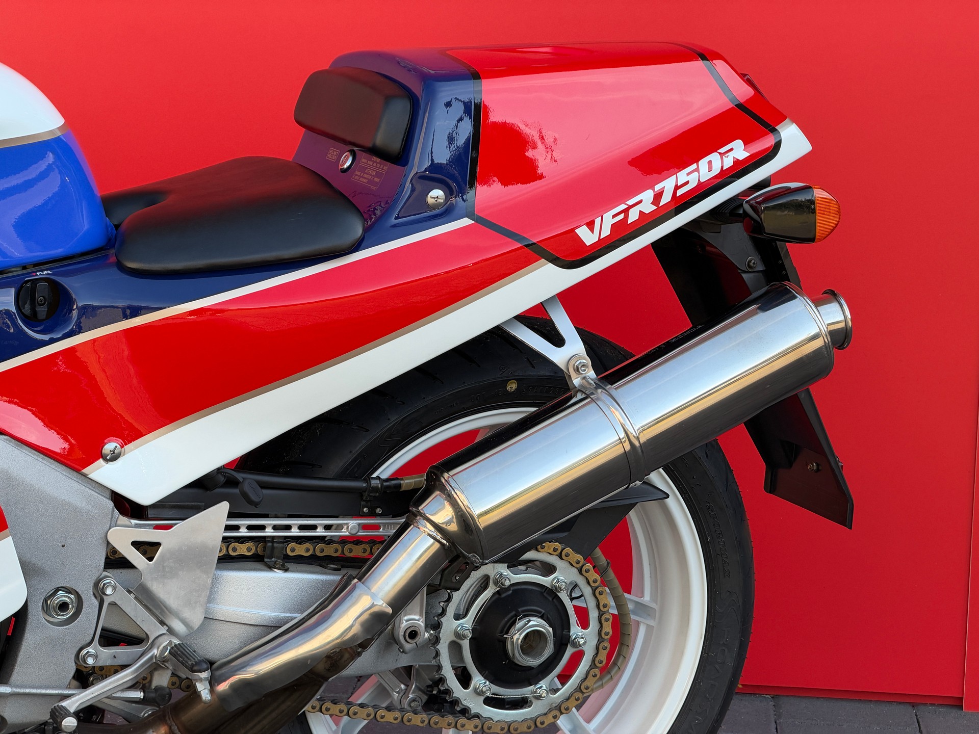 HONDA VFR 750 R (RC30)-image-15