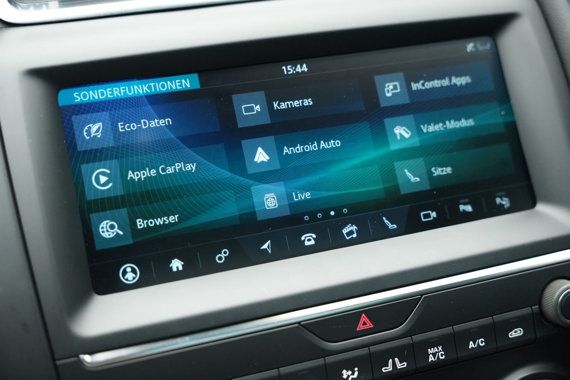 JAGUAR E-Pace 2.0 P250 R-Dynamic SE AWD Automatik-image-32
