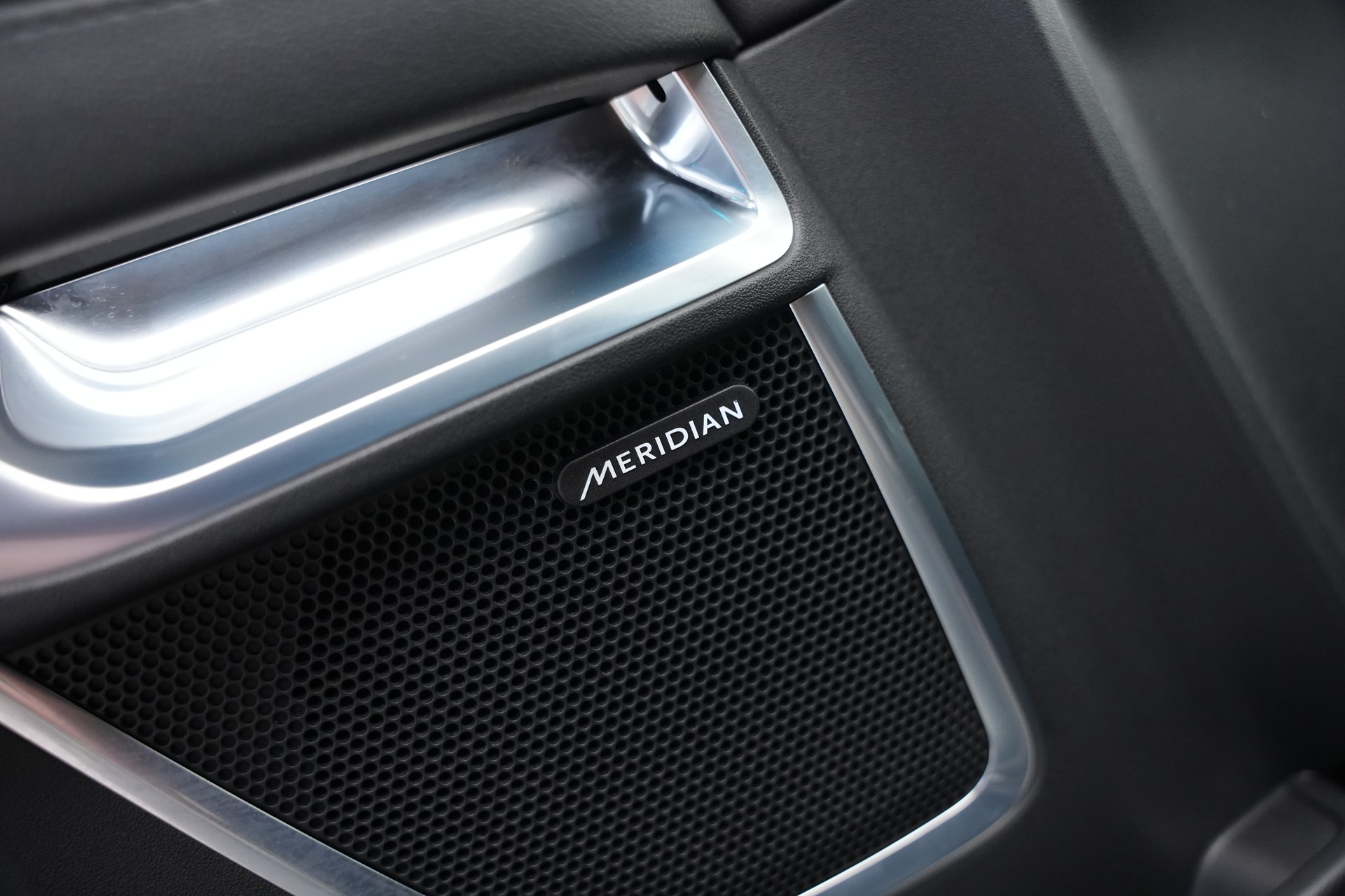 JAGUAR E-Pace 2.0 P250 R-Dynamic SE AWD Automatik-image-20