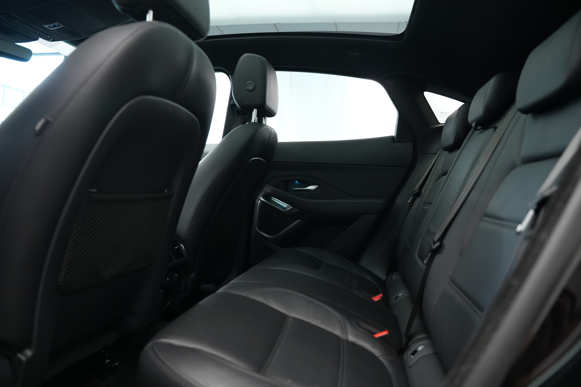 JAGUAR E-Pace 2.0 P250 R-Dynamic SE AWD Automatik-image-14