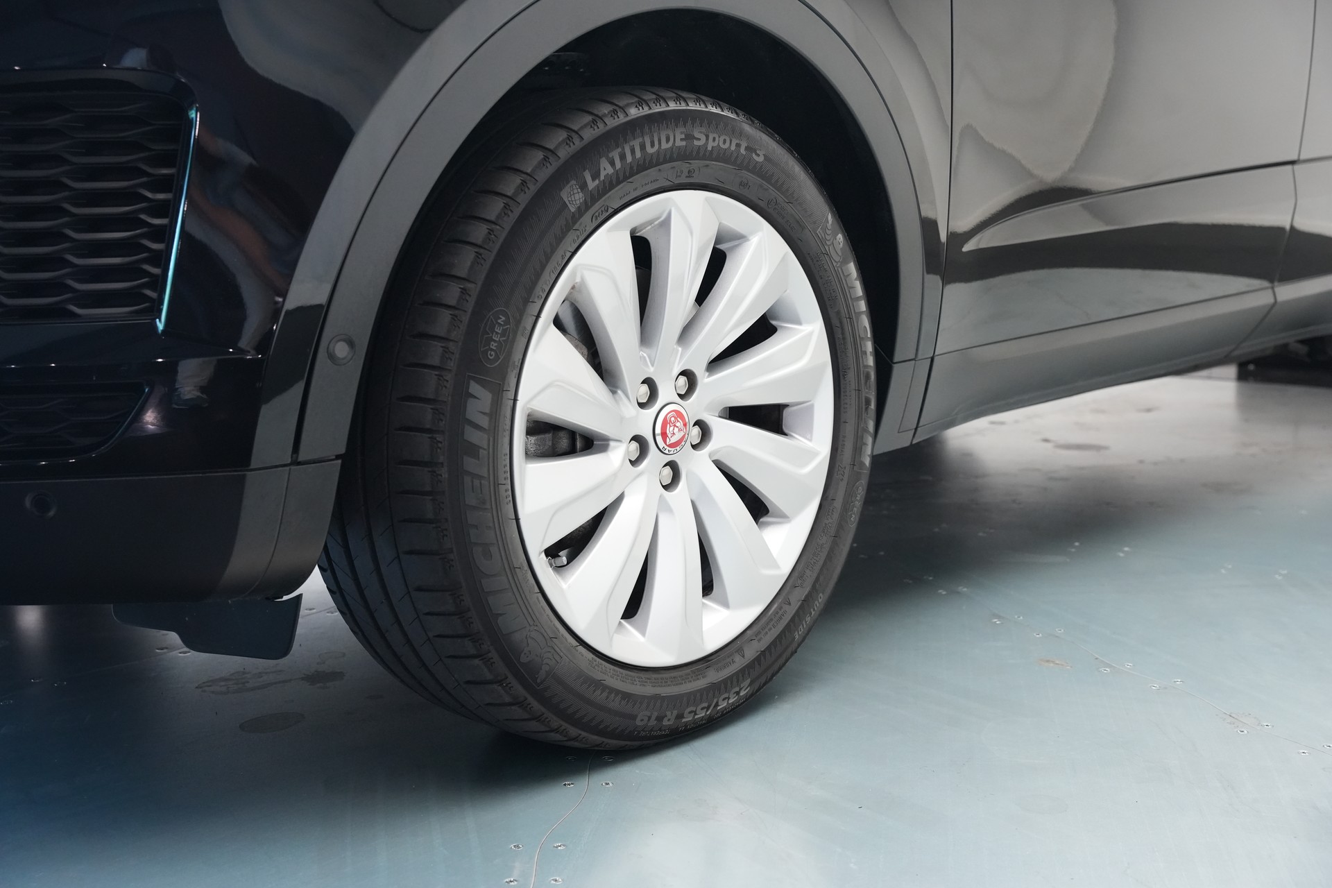 JAGUAR E-Pace 2.0 P250 R-Dynamic SE AWD Automatik-image-37