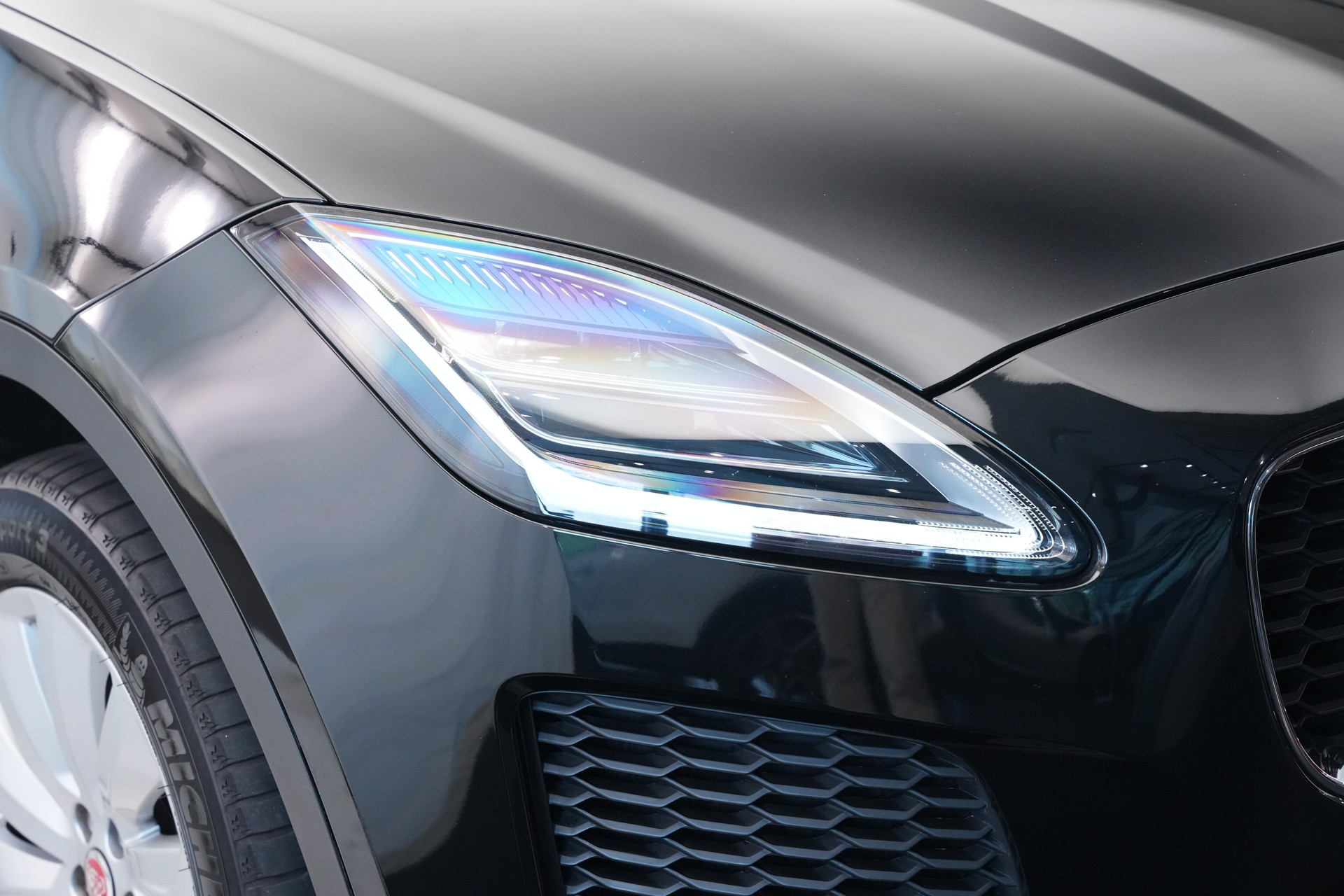 JAGUAR E-Pace 2.0 P250 R-Dynamic SE AWD Automatik-image-42
