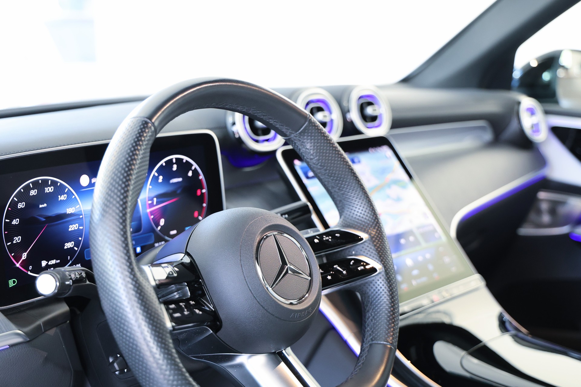 MERCEDES-BENZ GLC 220 d 4Matic 9G-Tronic-image-8