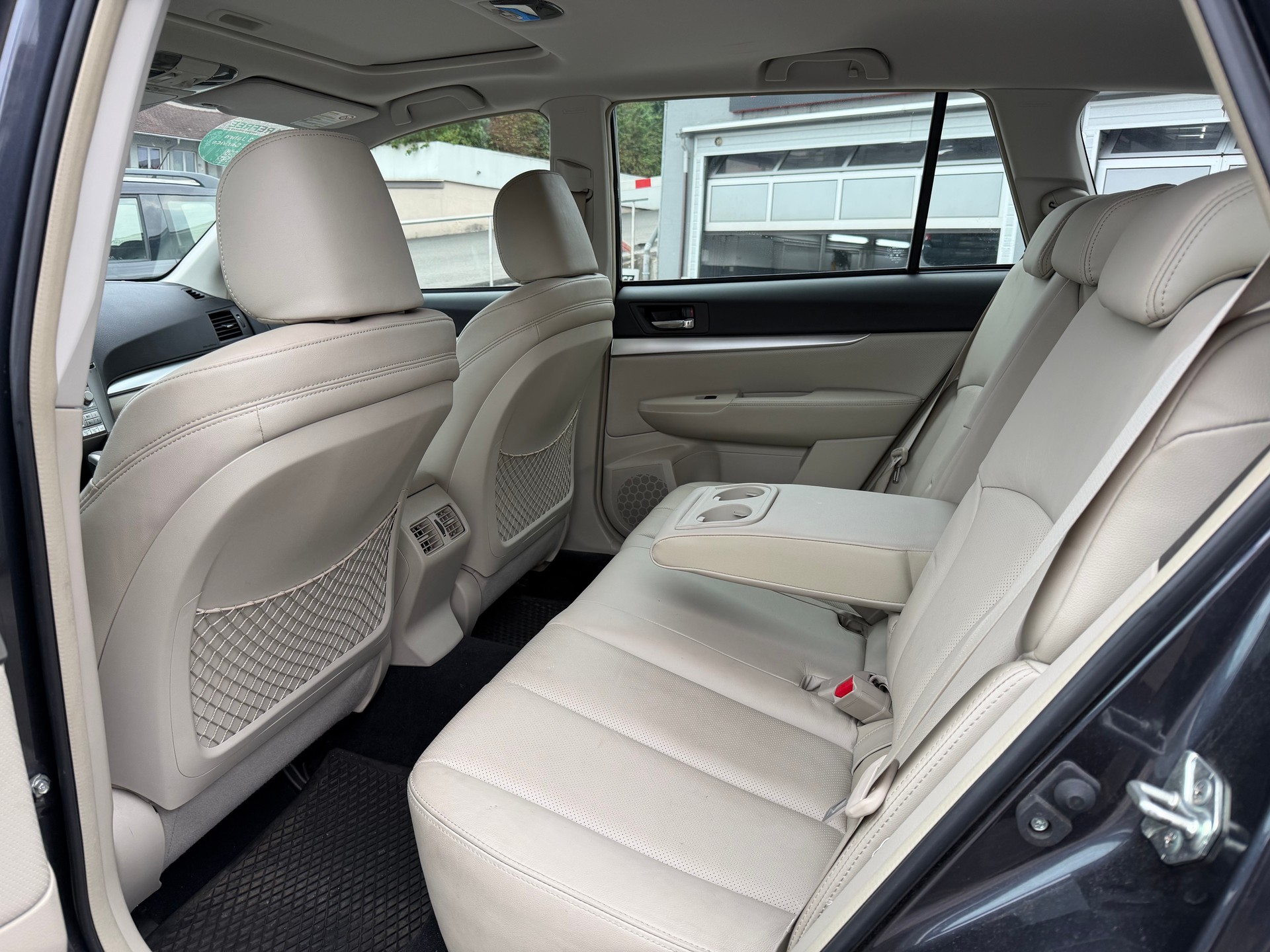 SUBARU Outback 2.5i Limited AWD Lineartronic-image-8