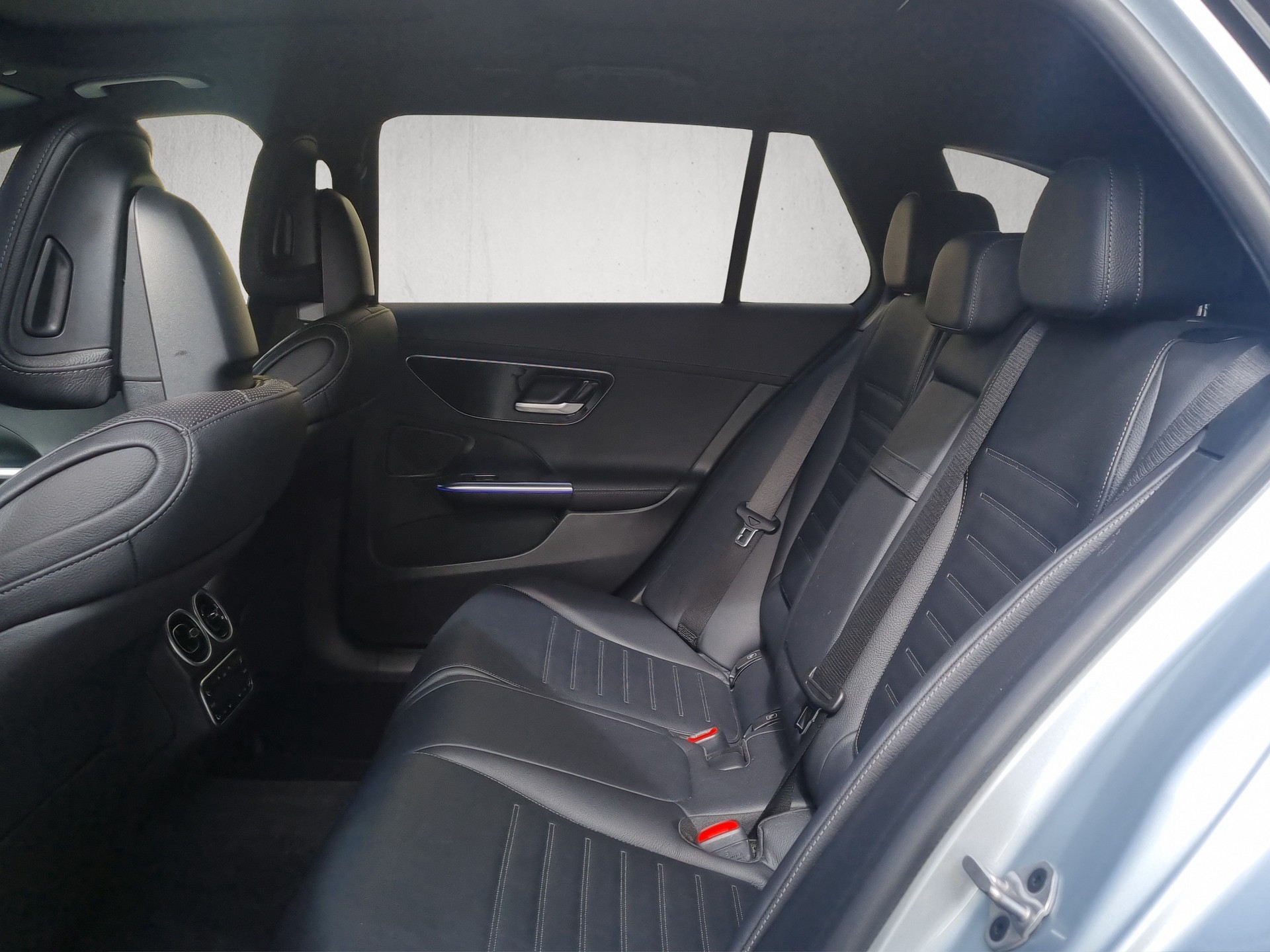 MERCEDES-BENZ C 220 d Swiss Star AMG Line 4matic Kombi-image-10
