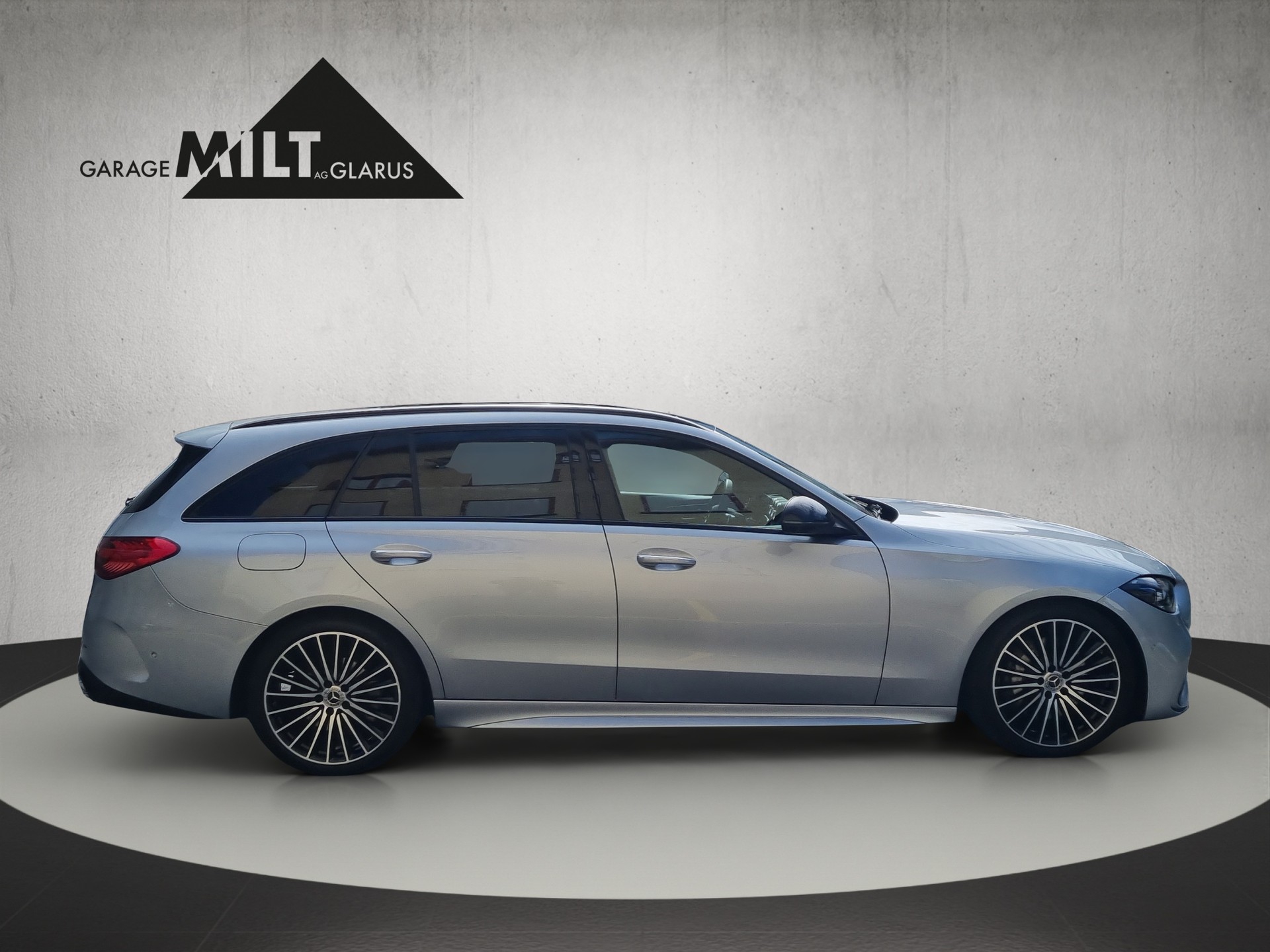 MERCEDES-BENZ C 220 d Swiss Star AMG Line 4matic Kombi-image-4