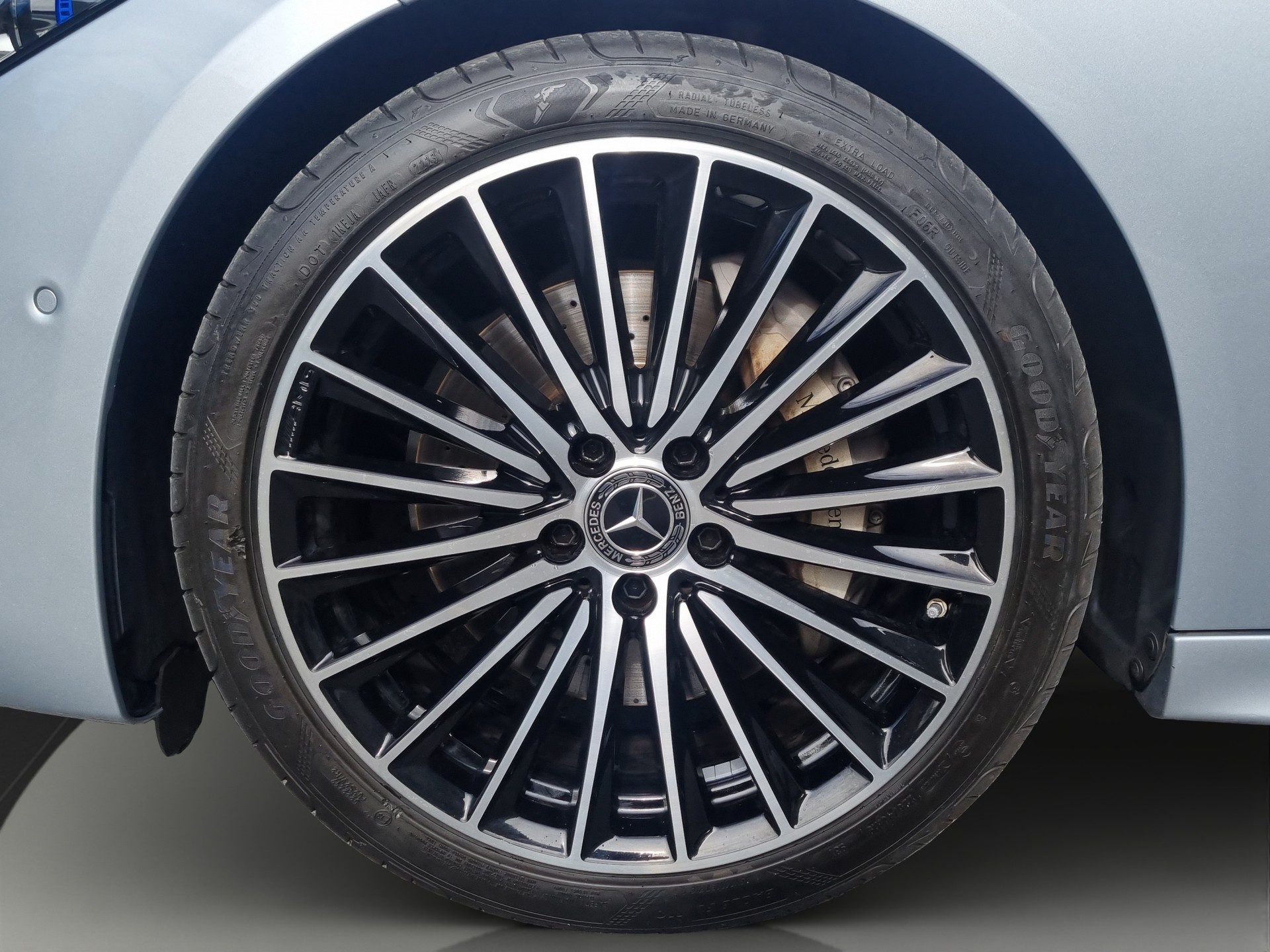 MERCEDES-BENZ C 220 d Swiss Star AMG Line 4matic Kombi-image-14