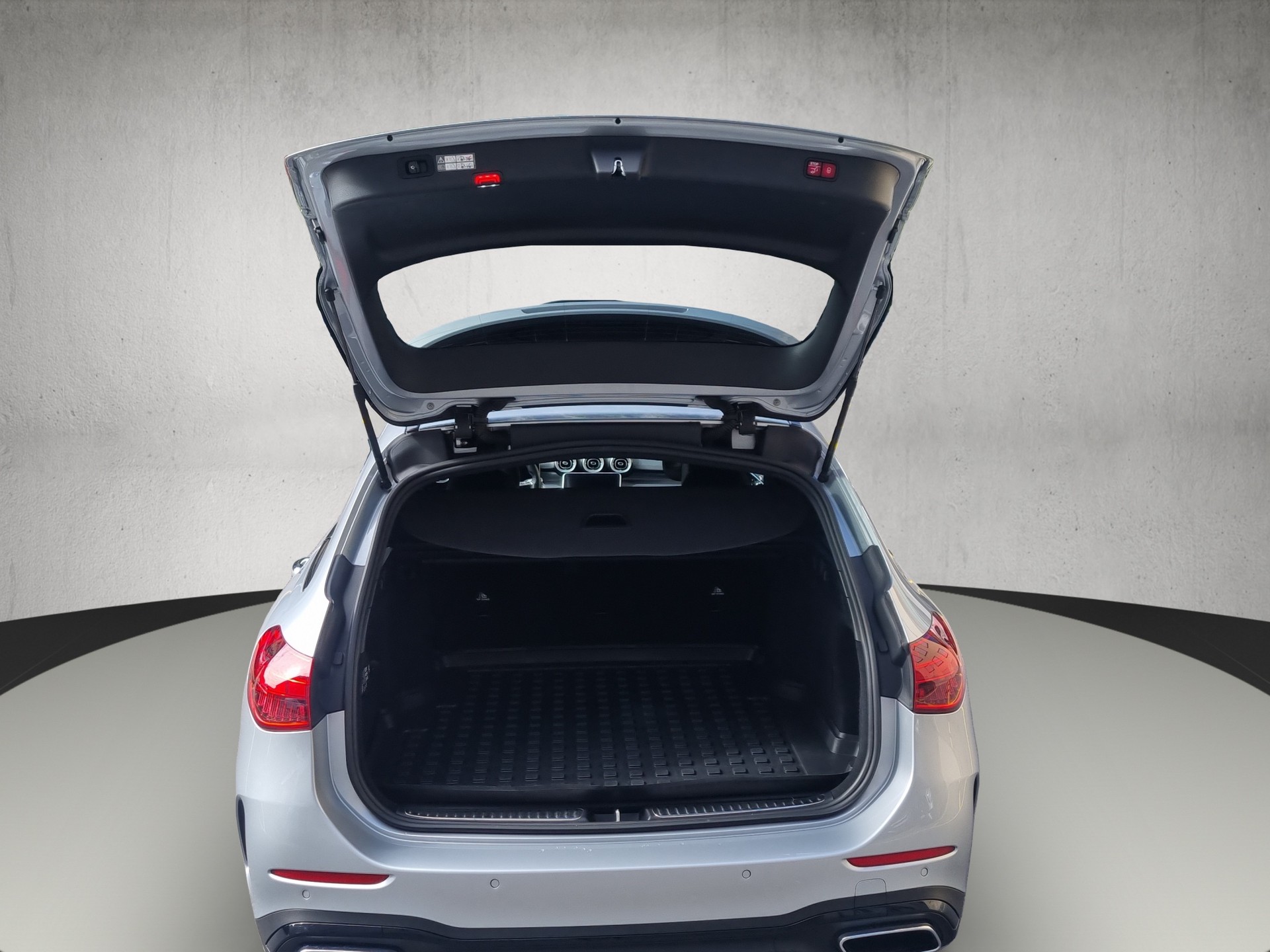MERCEDES-BENZ C 220 d Swiss Star AMG Line 4matic Kombi-image-13