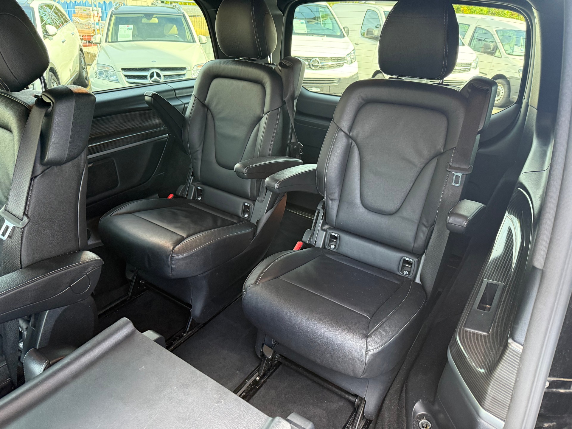 MERCEDES-BENZ V 250 d lang Exclusive 4Matic 9G-Tronic-image-21