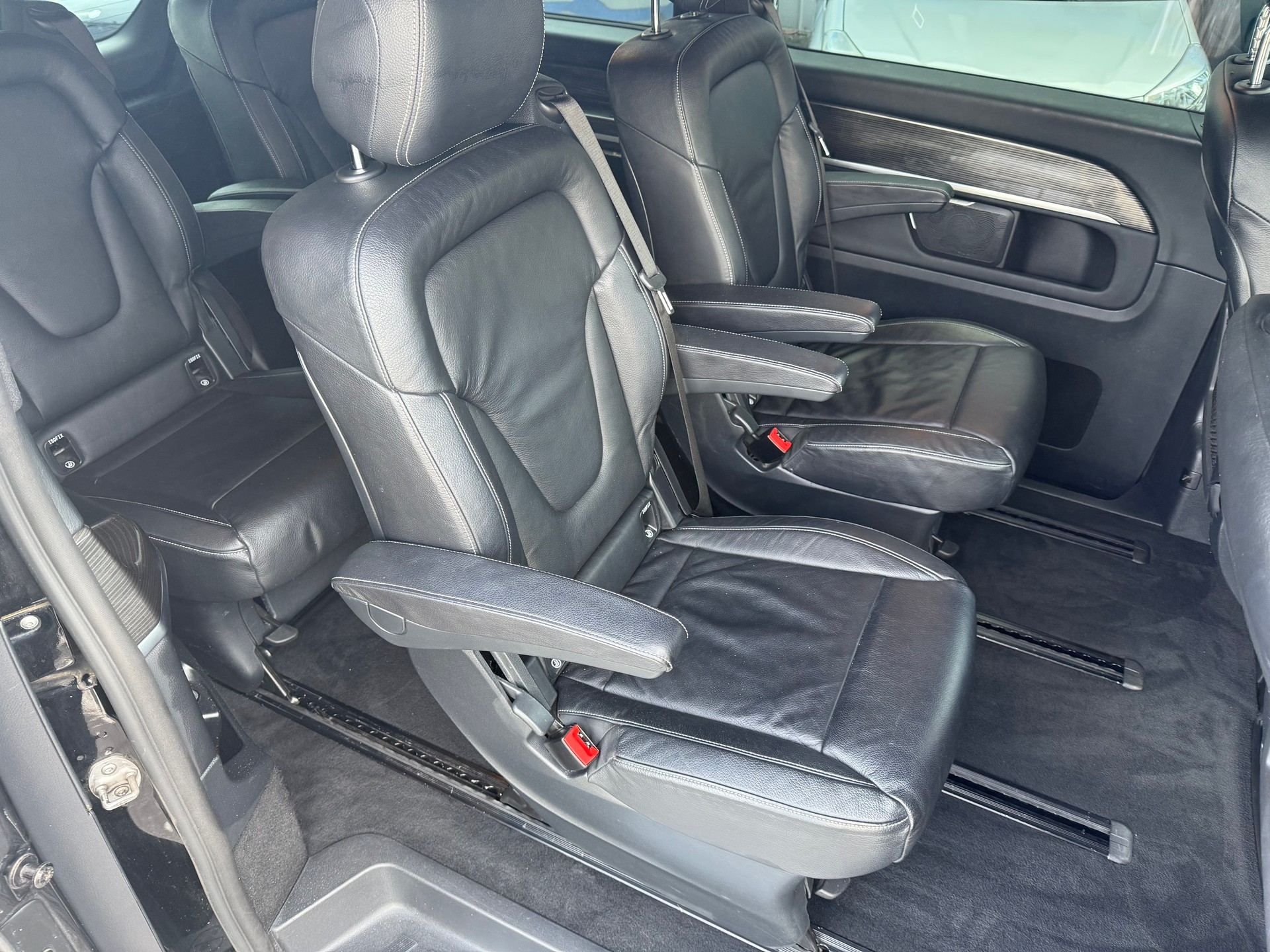 MERCEDES-BENZ V 250 d lang Exclusive 4Matic 9G-Tronic-image-16