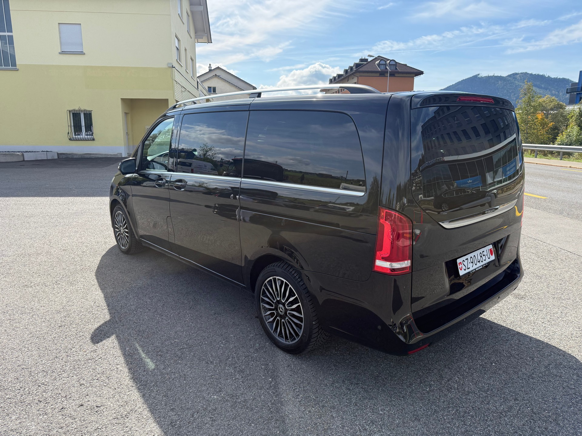 MERCEDES-BENZ V 250 d lang Exclusive 4Matic 9G-Tronic-image-9