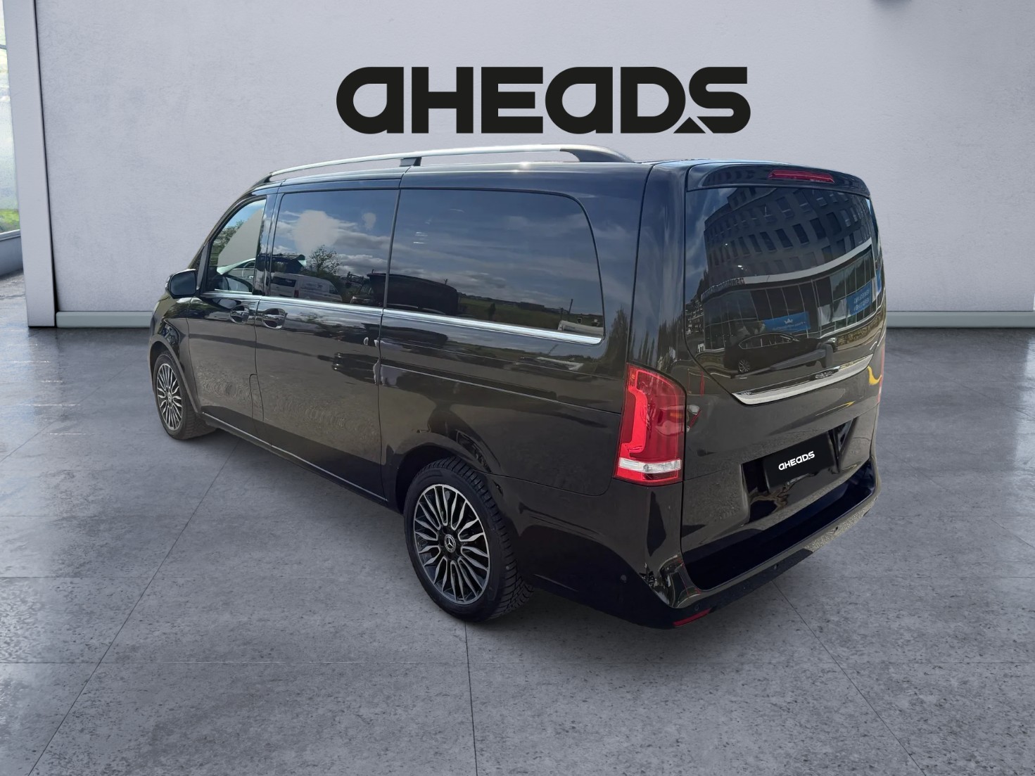 MERCEDES-BENZ V 250 d lang Exclusive 4Matic 9G-Tronic-image-5