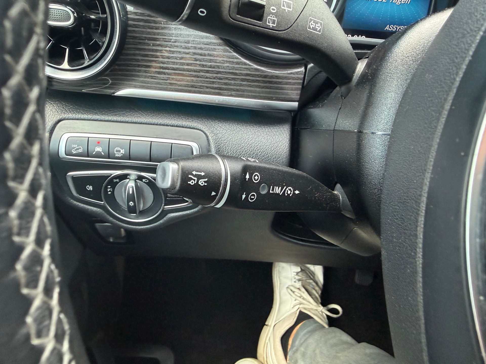 MERCEDES-BENZ V 250 d lang Exclusive 4Matic 9G-Tronic-image-28