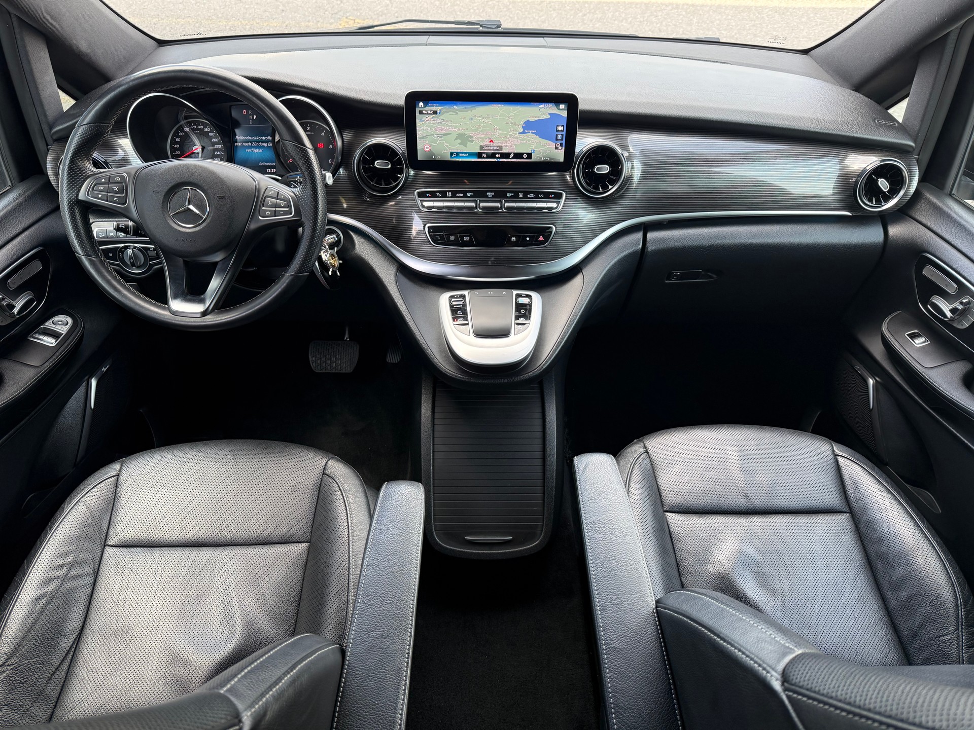 MERCEDES-BENZ V 250 d lang Exclusive 4Matic 9G-Tronic-image-22
