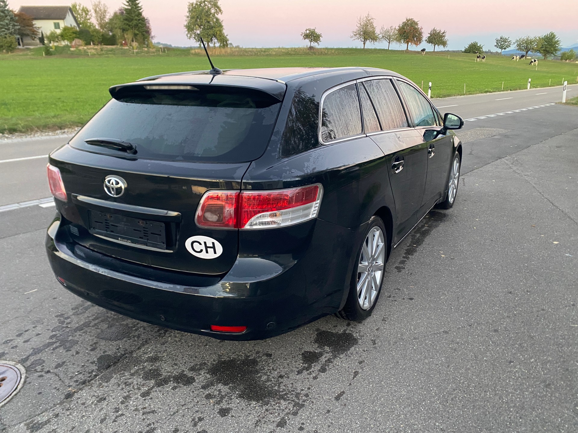 TOYOTA Avensis Sportswagon 2.2D-CAT Linea Sol Premium A-image-6