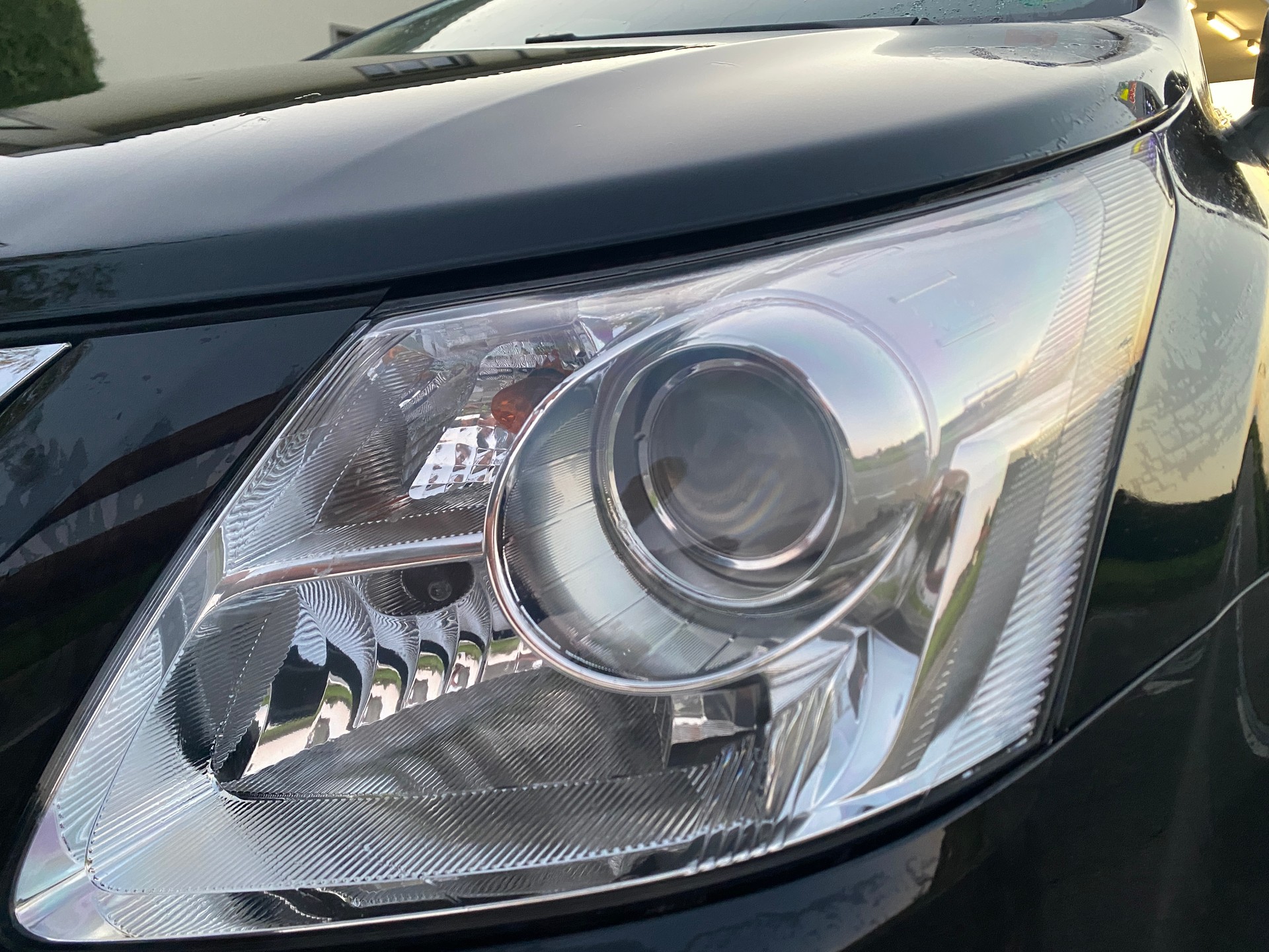 TOYOTA Avensis Sportswagon 2.2D-CAT Linea Sol Premium A-image-3