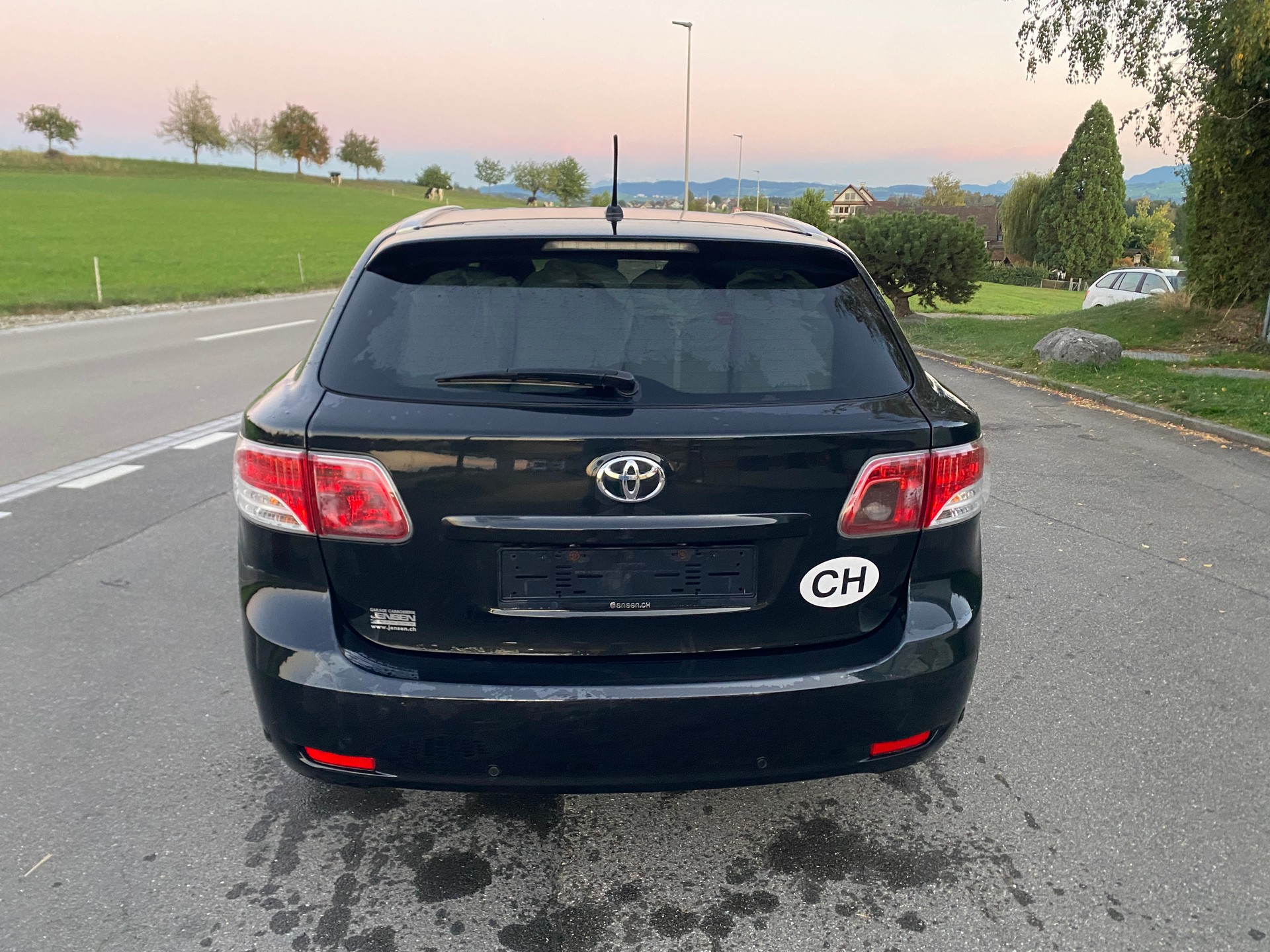 TOYOTA Avensis Sportswagon 2.2D-CAT Linea Sol Premium A-image-4