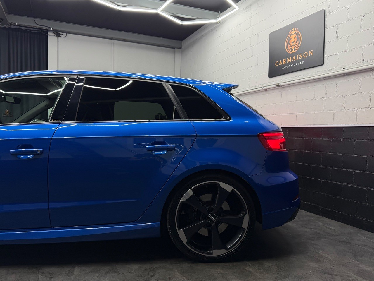 AUDI RS3 Sportback 2.5 TSI quattro S-tronic | CH-Auto | Virtual Cockpit | OHNE OPF | ACC | Keramik Bremsen | Rückfahrkamera-image-3