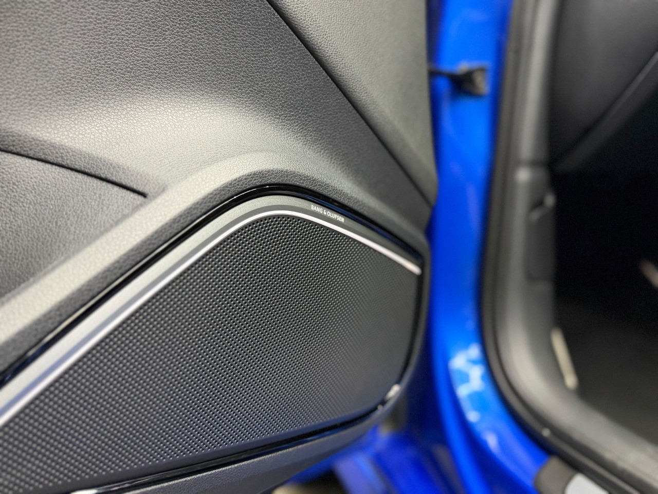 AUDI RS3 Sportback 2.5 TSI quattro S-tronic | CH-Auto | Virtual Cockpit | OHNE OPF | ACC | Keramik Bremsen | Rückfahrkamera-image-12