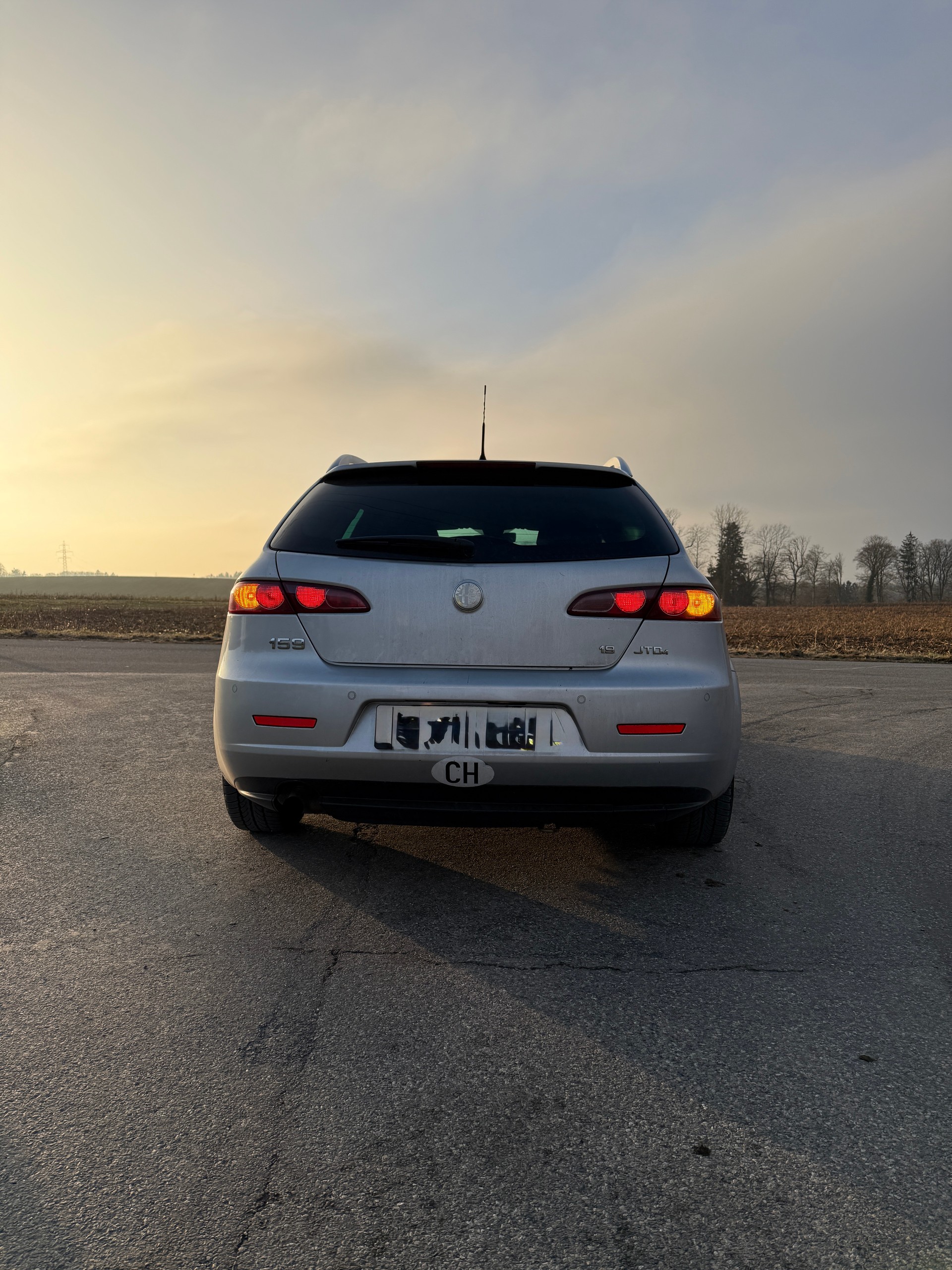 ALFA ROMEO 1.9 JTDM 16V Distinctive-image-2