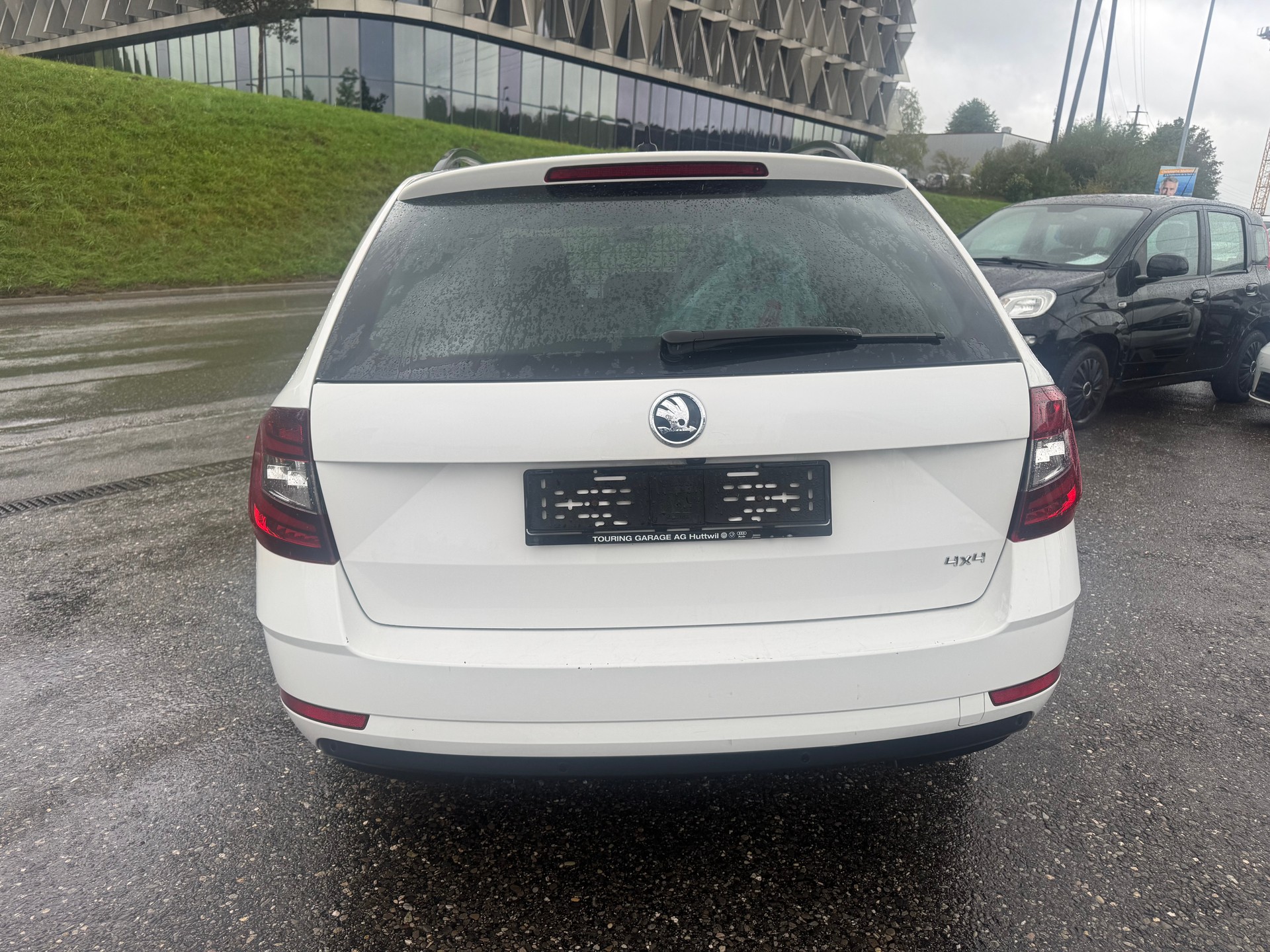 SKODA Octavia Combi 2.0 TDI Clever 4x4 DSG-image-4