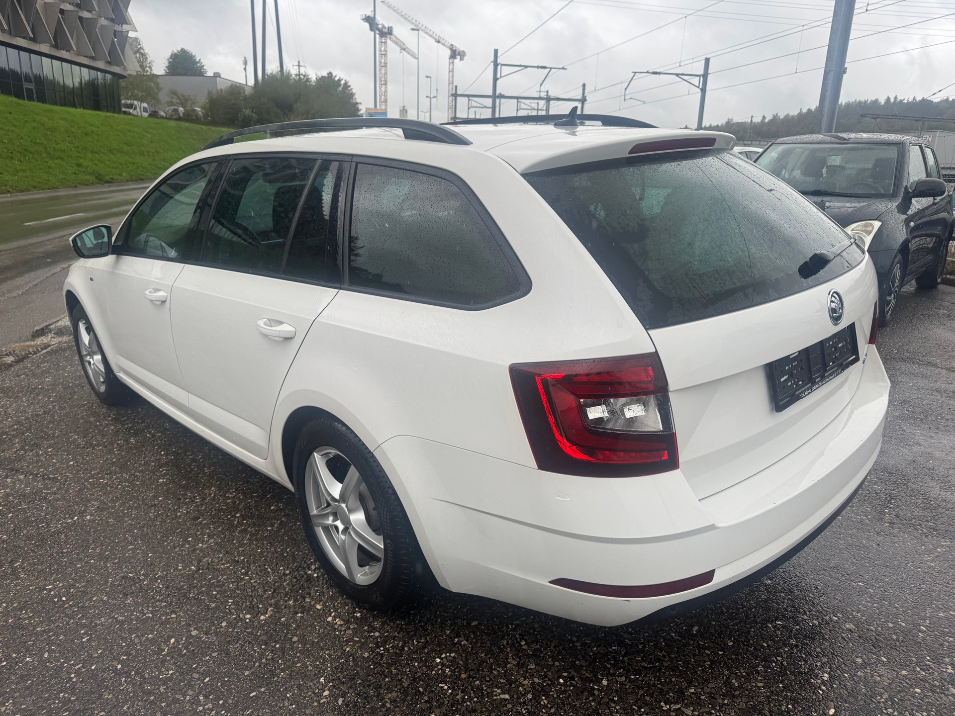 SKODA Octavia Combi 2.0 TDI Clever 4x4 DSG-image-6