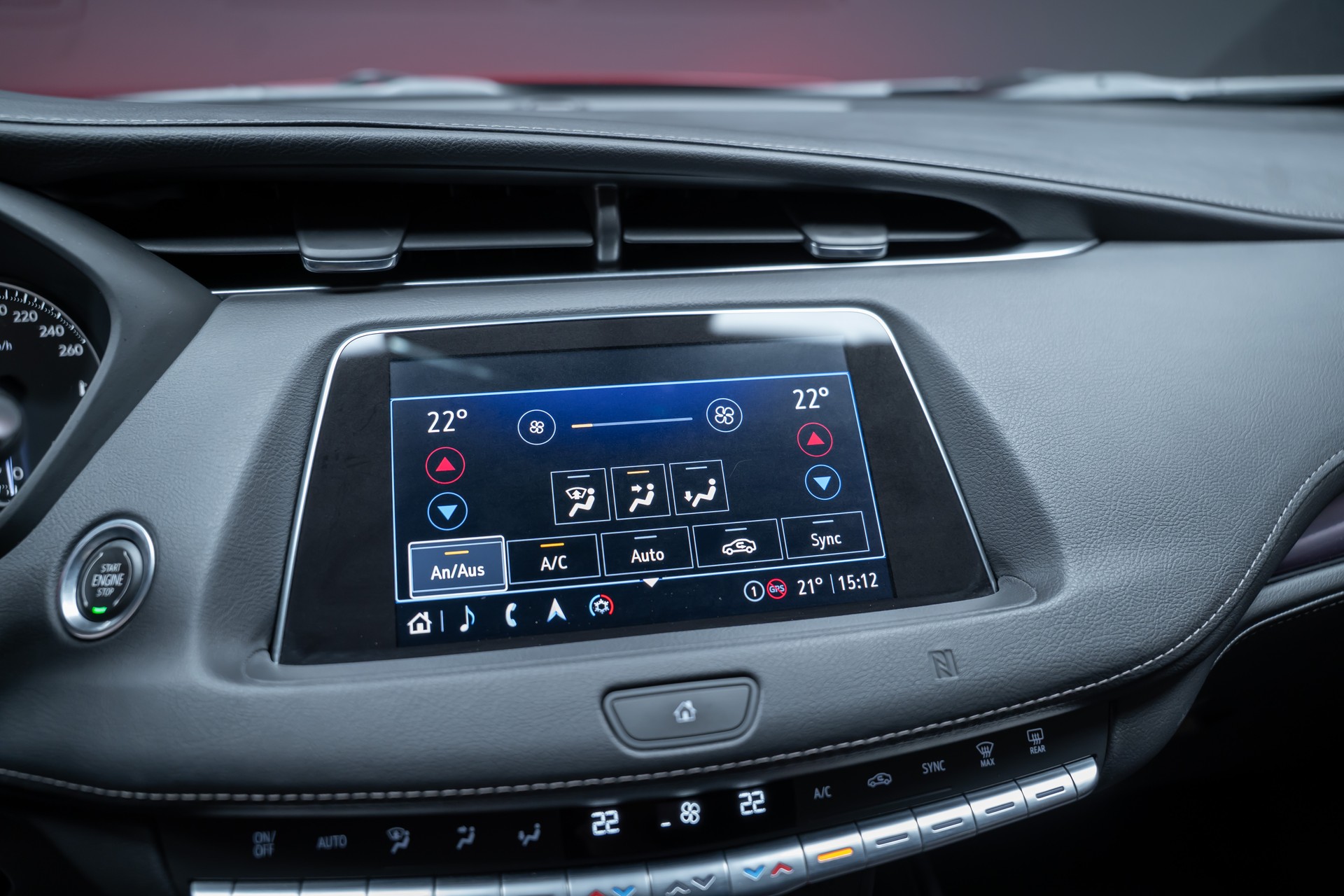 CADILLAC XT4 2.0 T Luxury AWD / Rückfahrkamera / Tempomat / el.Heckklappe-image-32