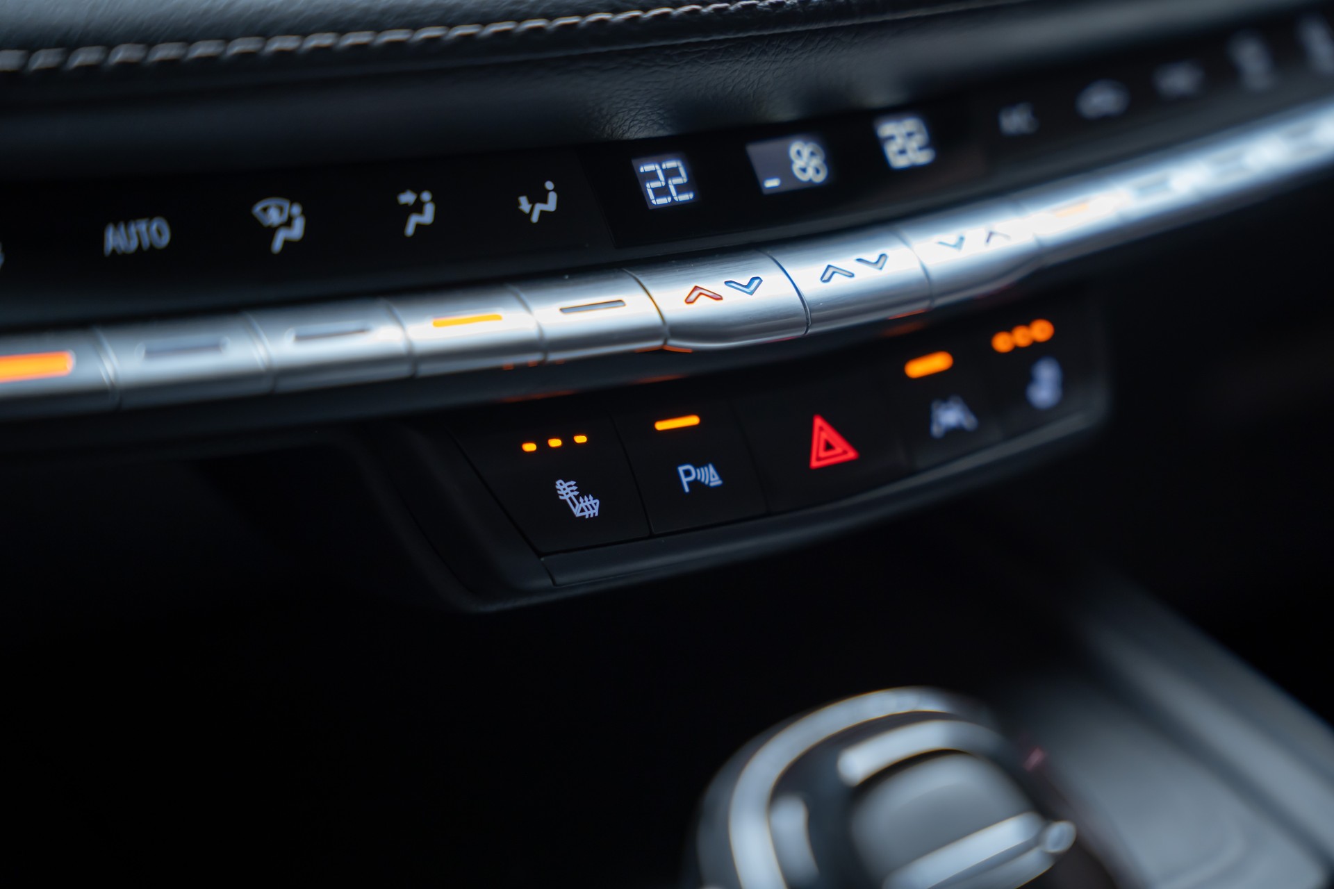 CADILLAC XT4 2.0 T Luxury AWD / Rückfahrkamera / Tempomat / el.Heckklappe-image-33