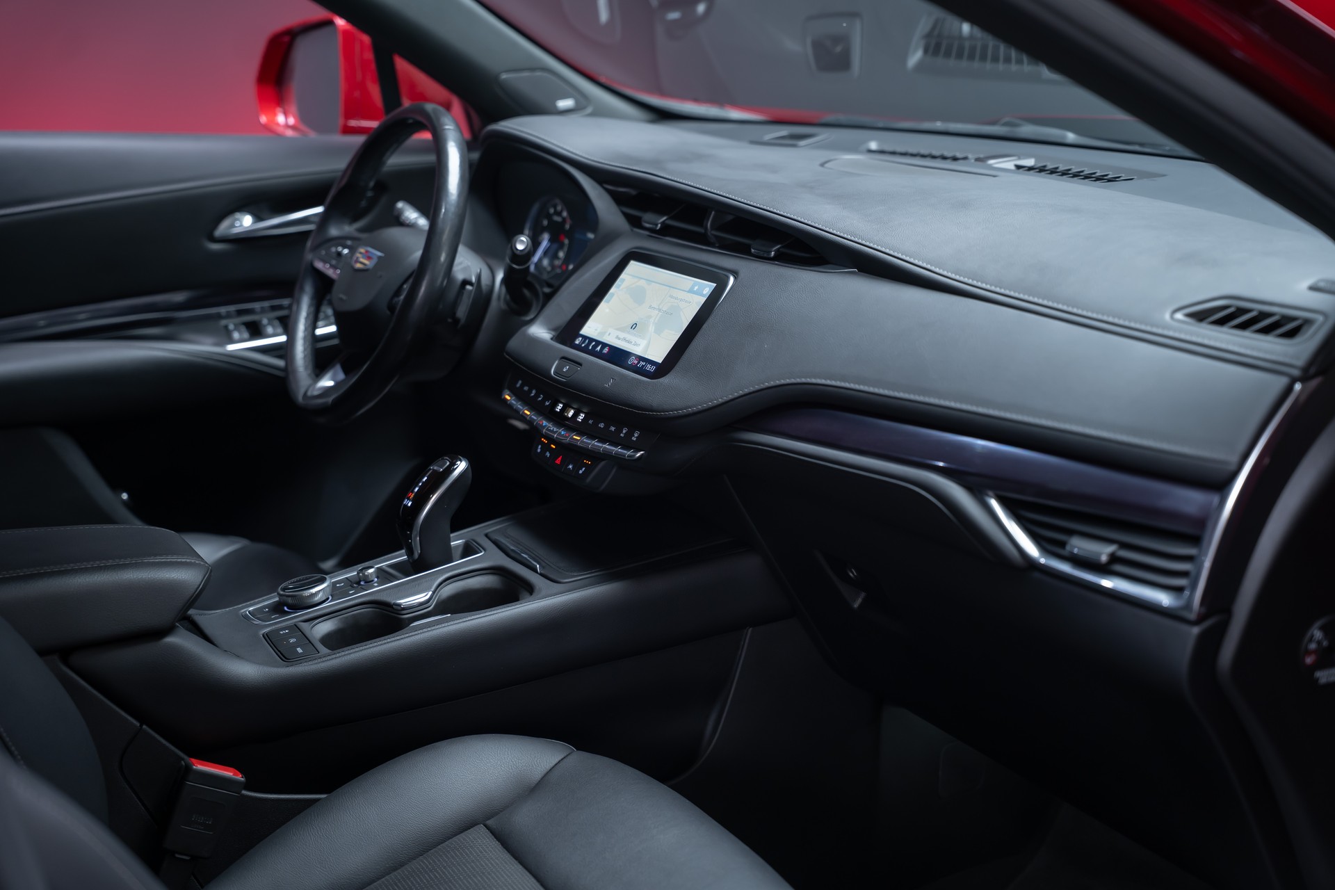 CADILLAC XT4 2.0 T Luxury AWD / Rückfahrkamera / Tempomat / el.Heckklappe-image-22