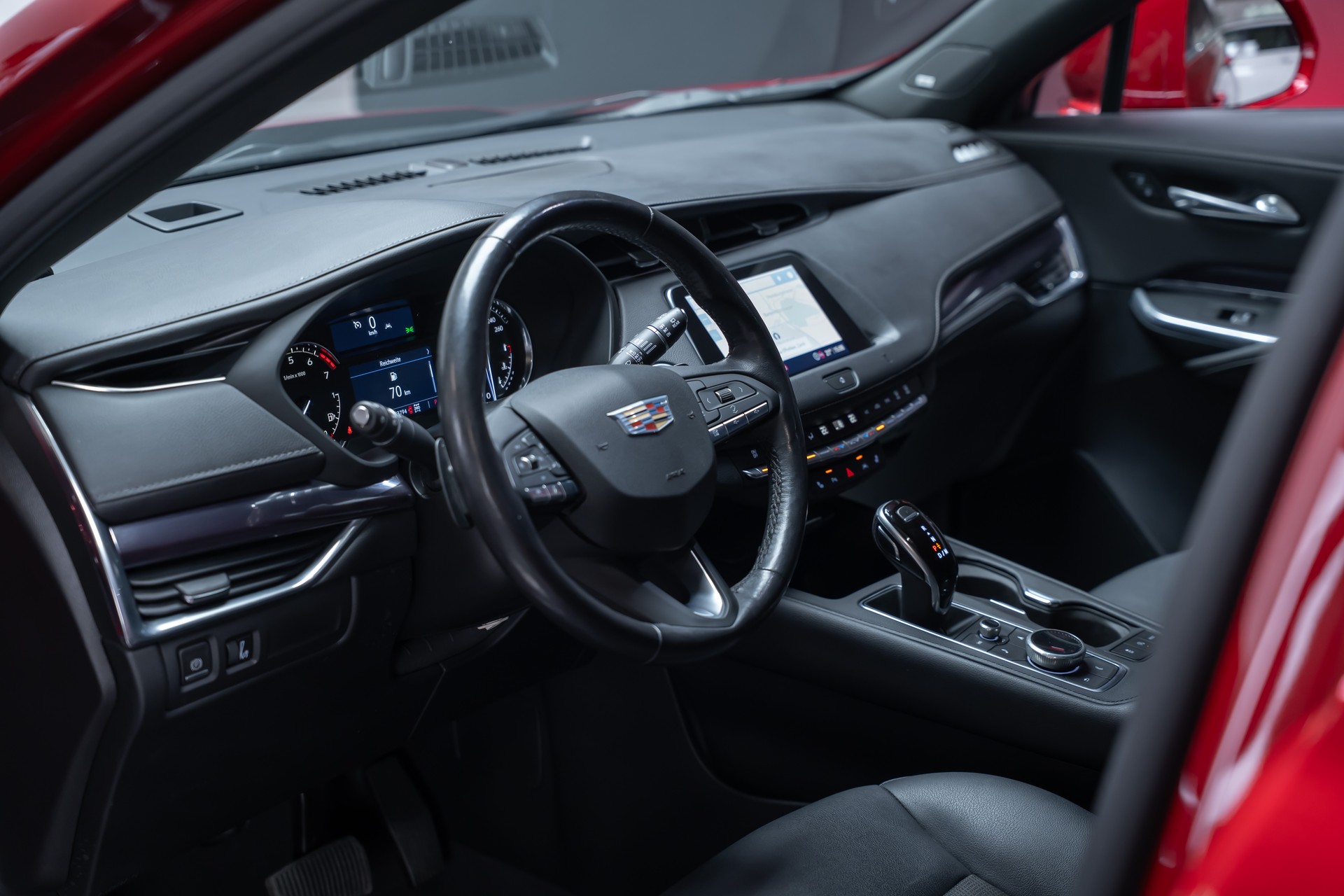 CADILLAC XT4 2.0 T Luxury AWD / Rückfahrkamera / Tempomat / el.Heckklappe-image-13
