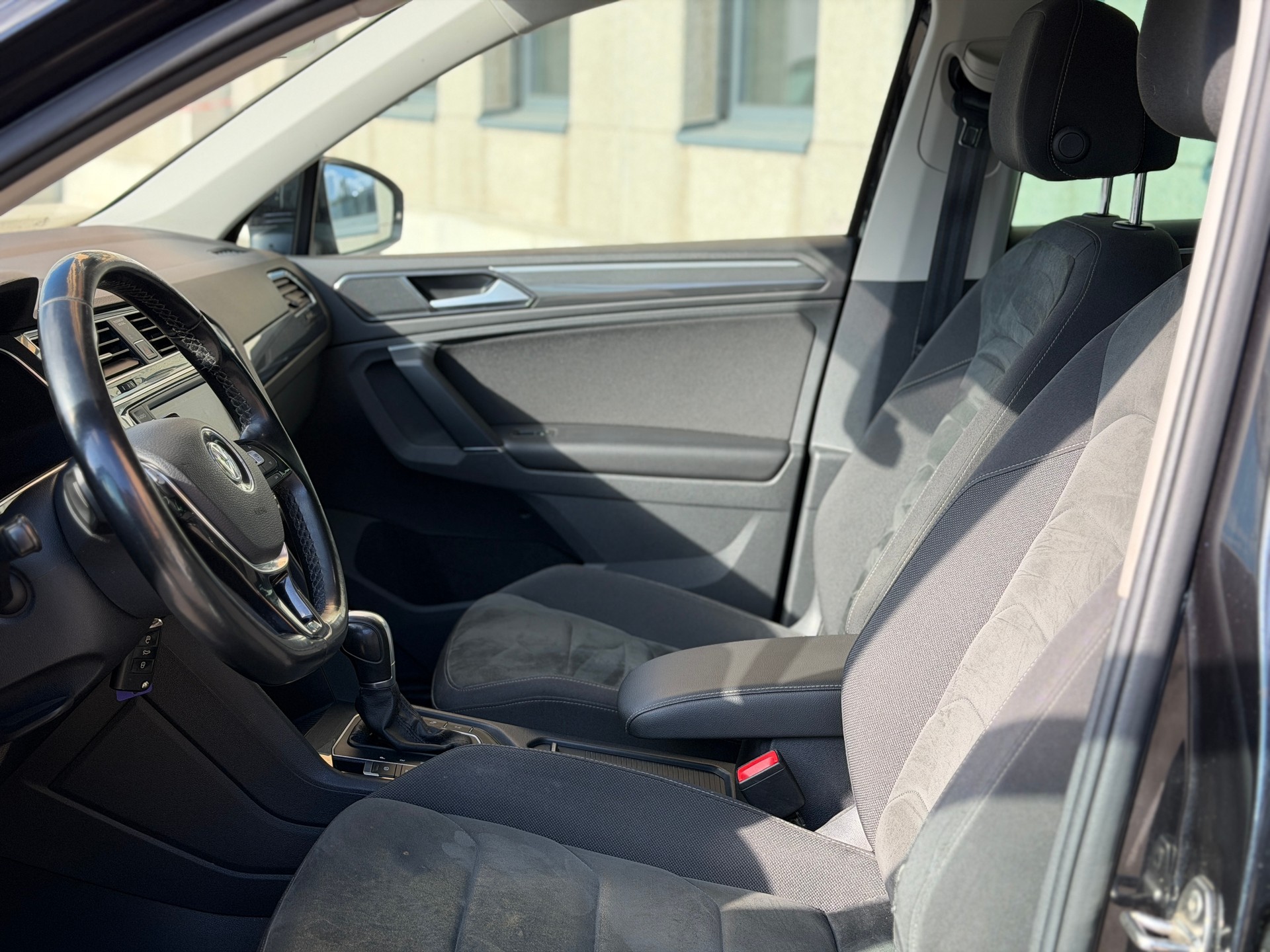 VW Tiguan 2.0 TDI SCR Highline 4Motion DSG-image-15